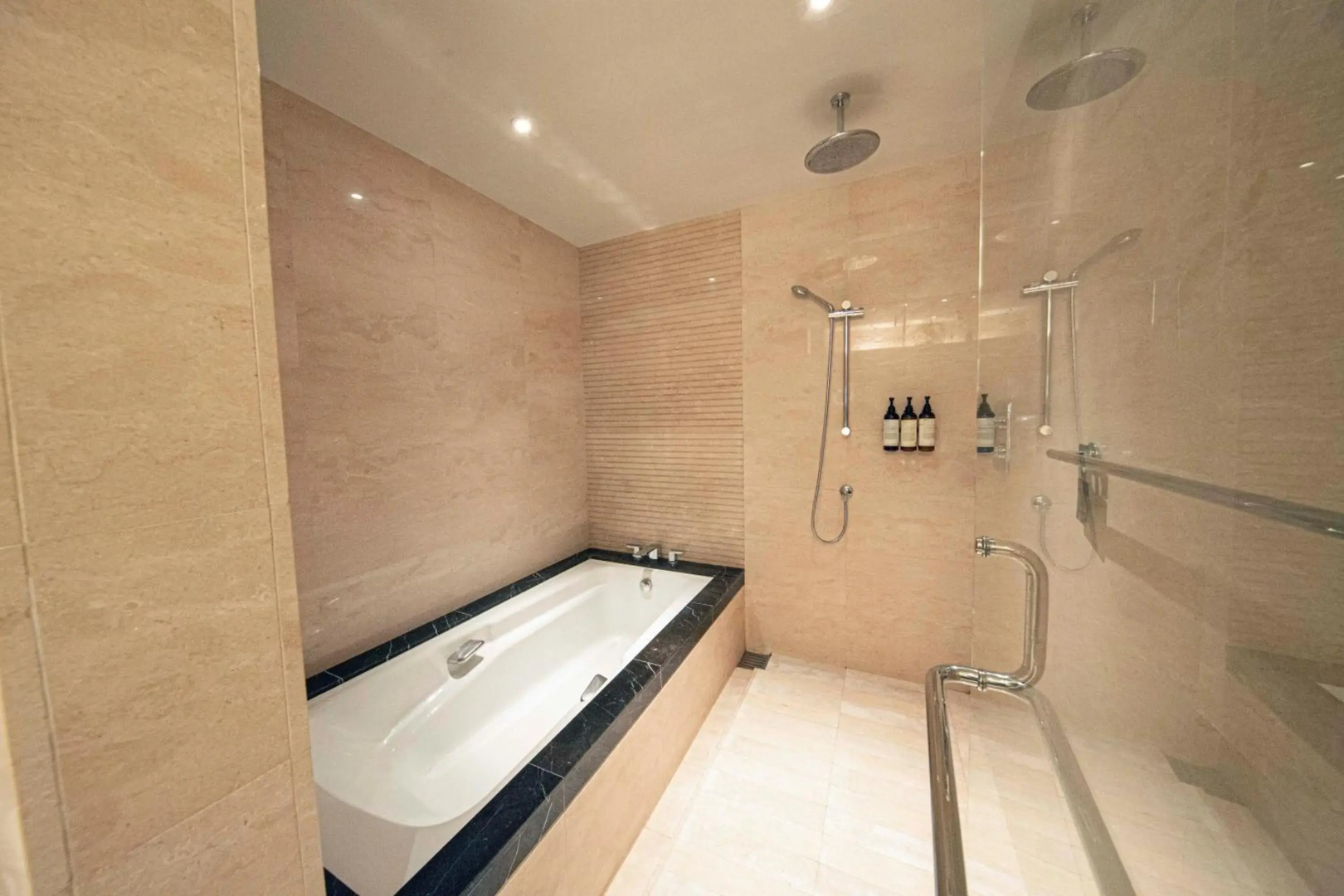 Отель Fairmont Jakarta