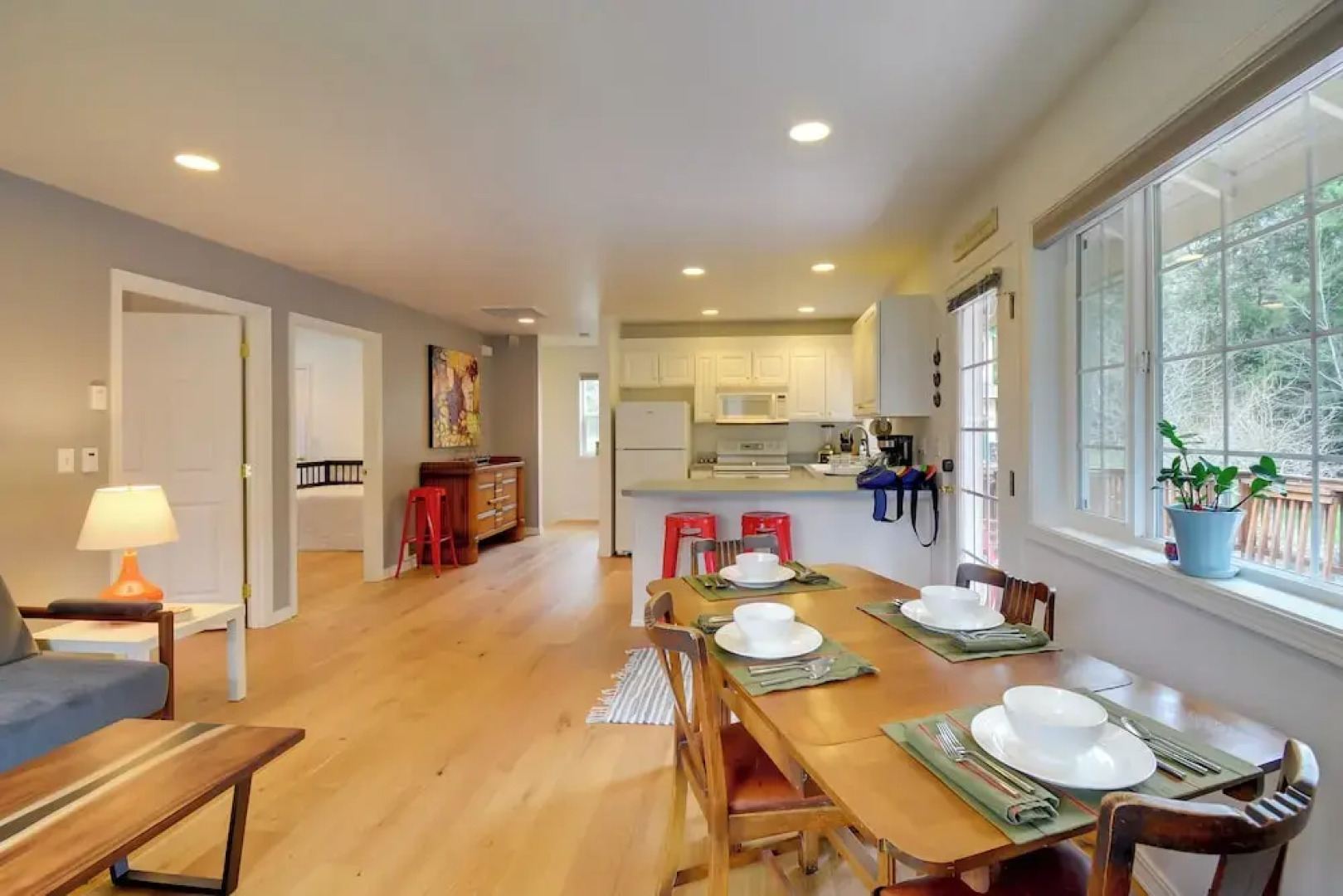 Central 4-acre Cottage w/ Deck: Walk to Bay!