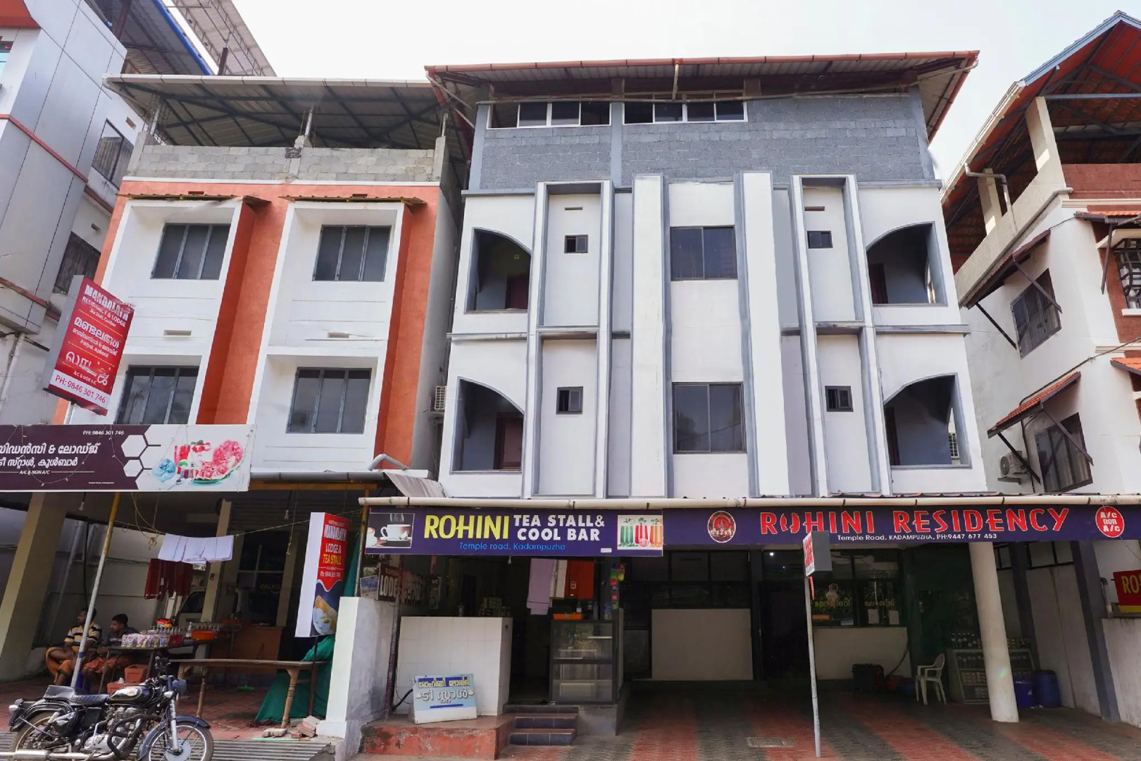 SPOT ON 66098 Rohini Residency