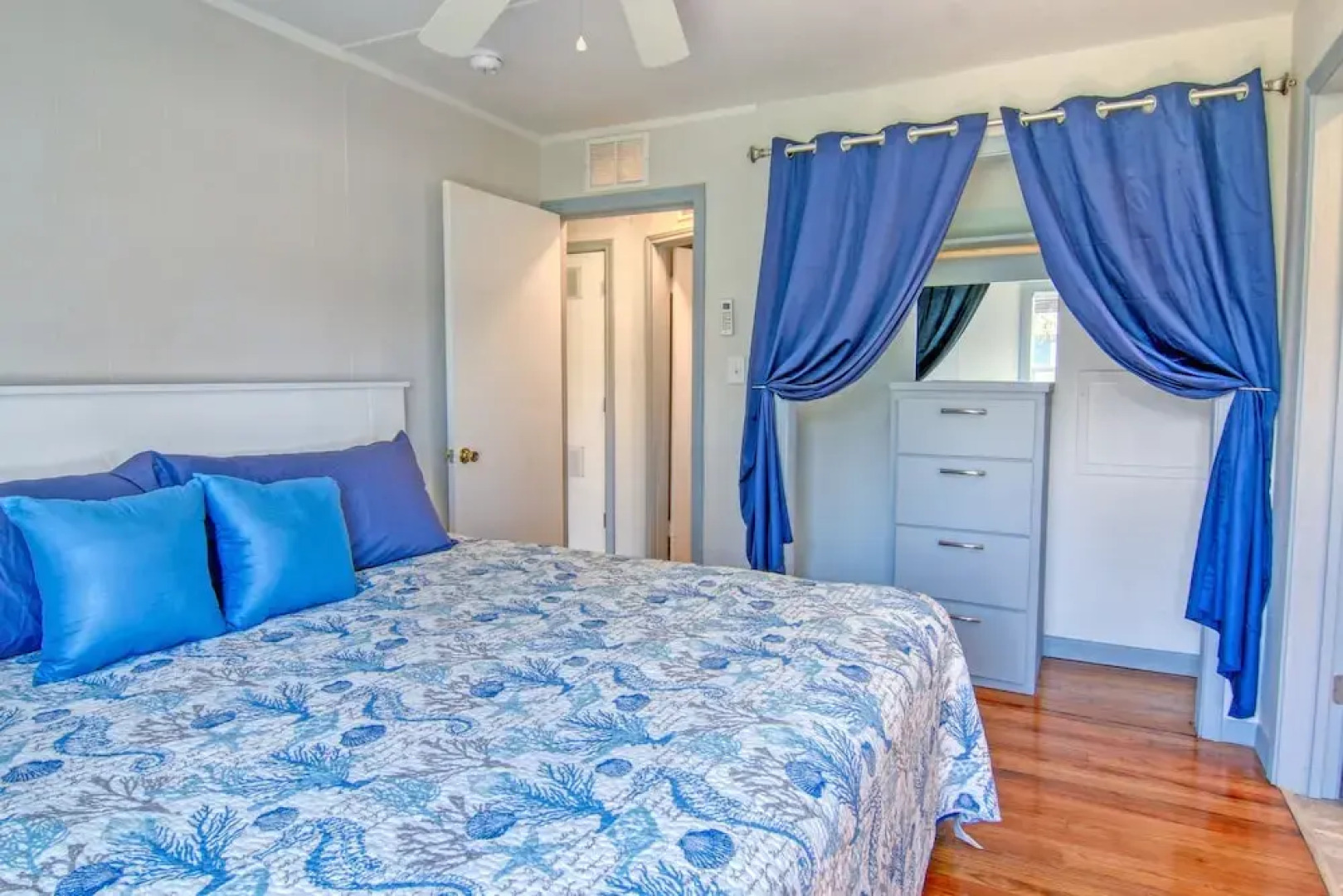 Muizenberg 6031rpb 3 Bedroom Home by RedAwning