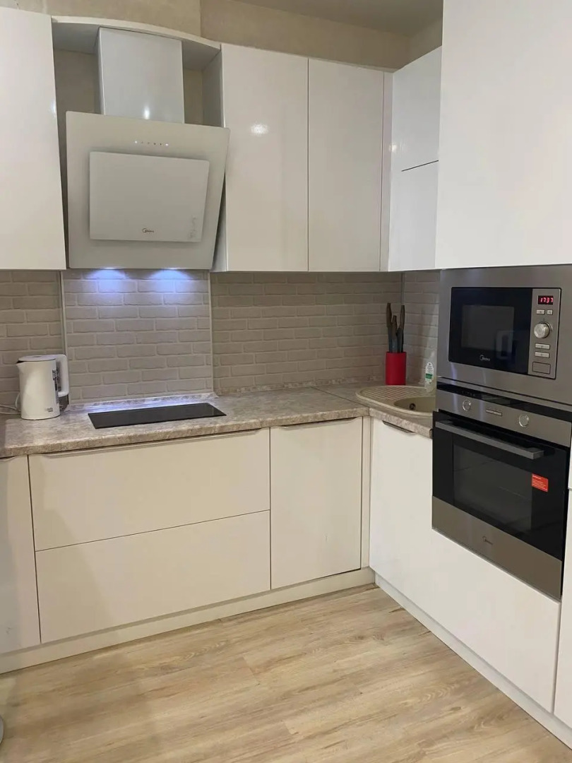 Leto Apart (Лето Апарт) на улице Революции 54