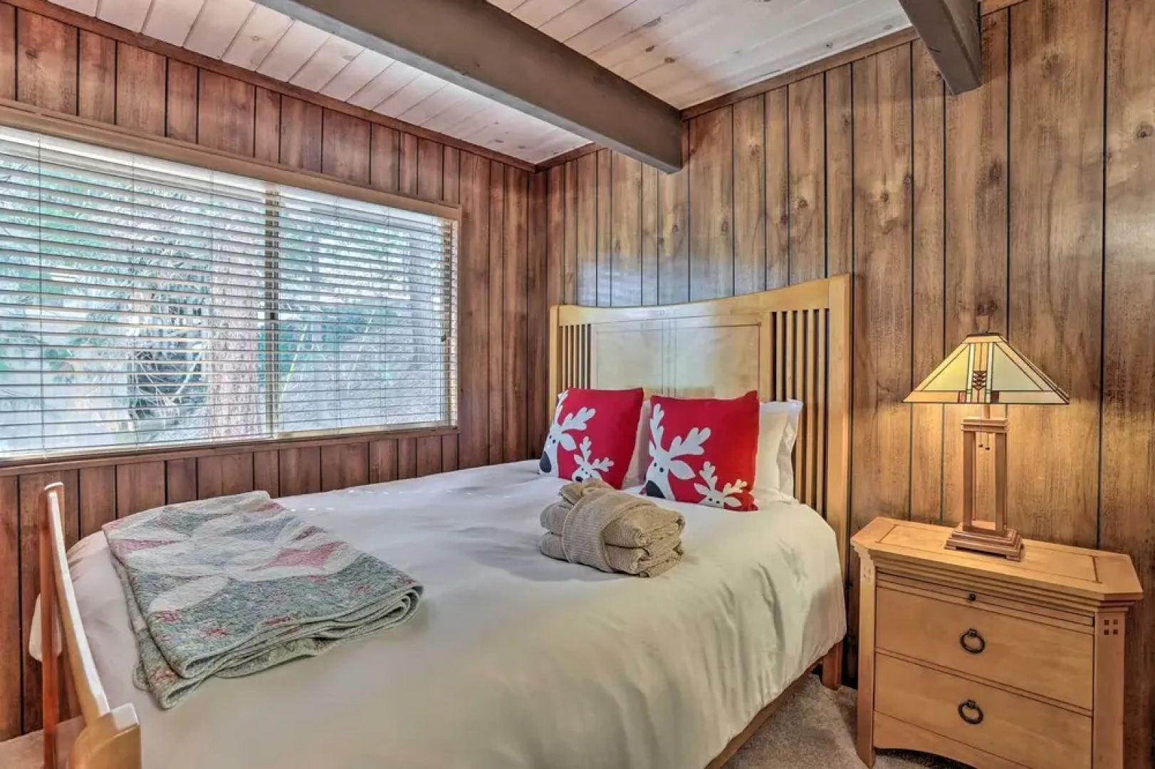 Quaint Cabin Retreat ~ 4 Mi to Arrowhead Lake