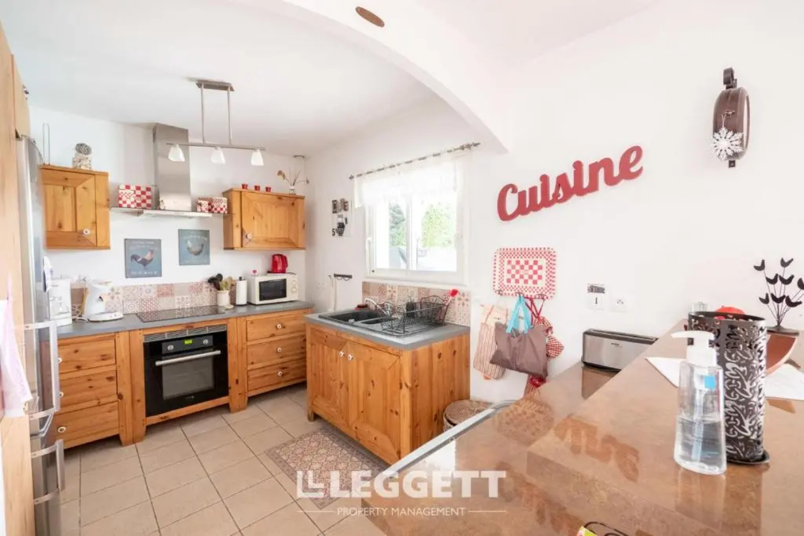 Beautiful Louisiana villa sleeps 6 with pool