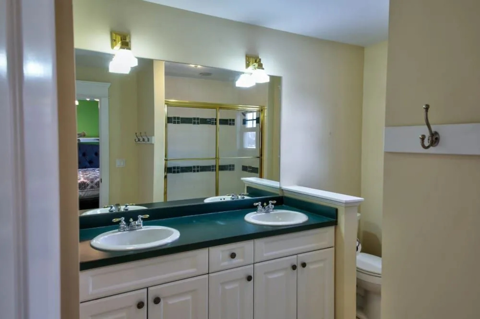 Bozeman - Beach Escape