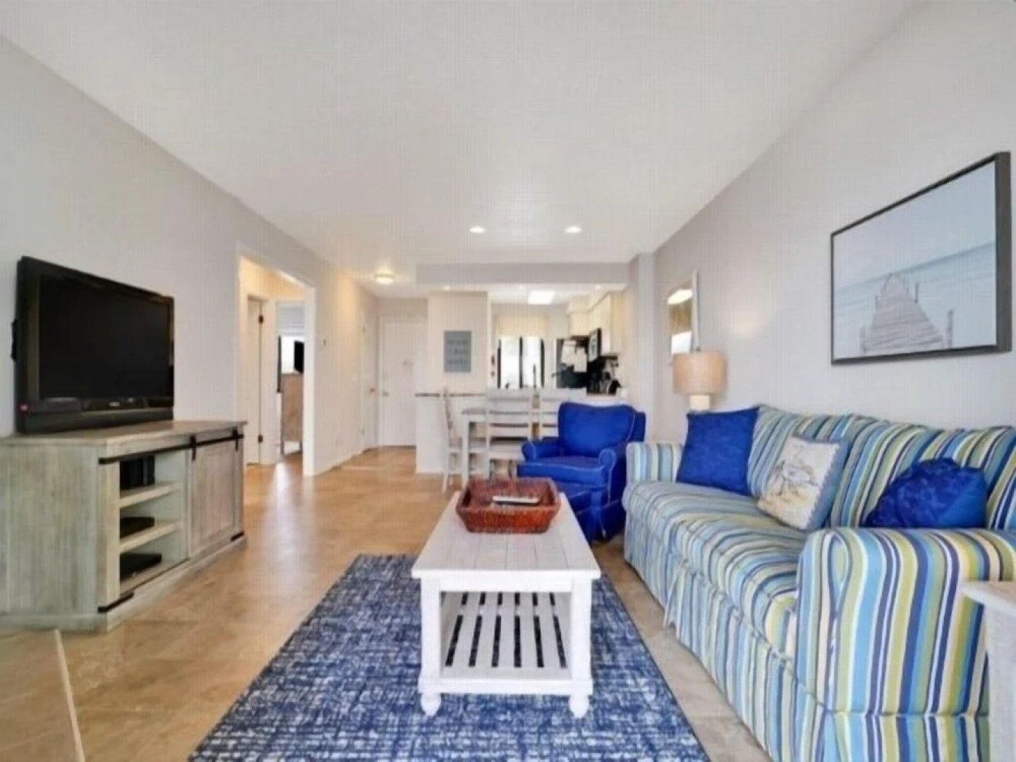 Sandy Toes - Unbeatable Location Within Biking Distance To Dining, Shops, And Entertainment! 2 Bedroom Condo by Redawning