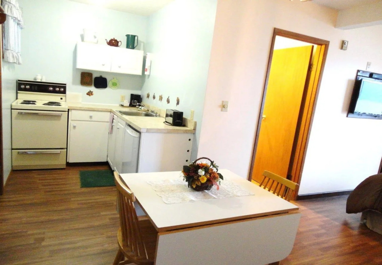 The Mermaid Lodge & Motel