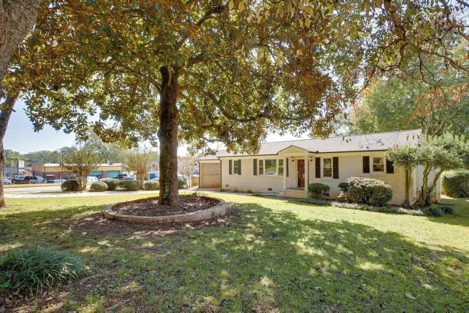 Contemporary Athens Home < 2 Miles to Uga!