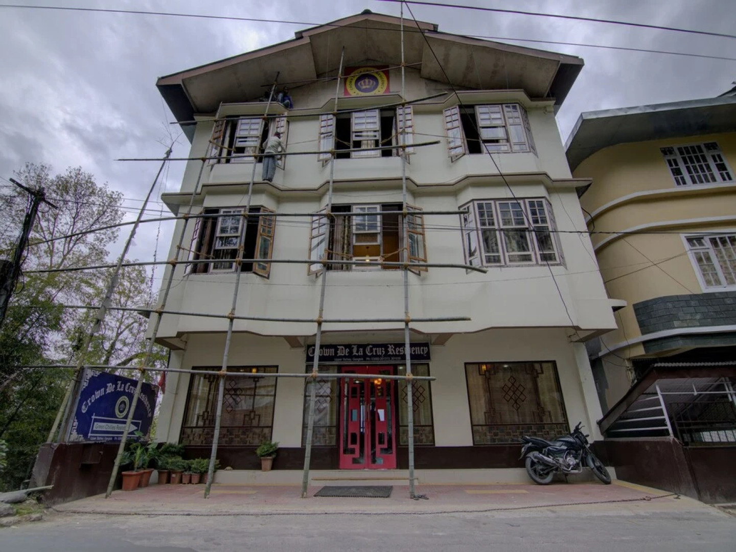 Crown De La Cruz Residency