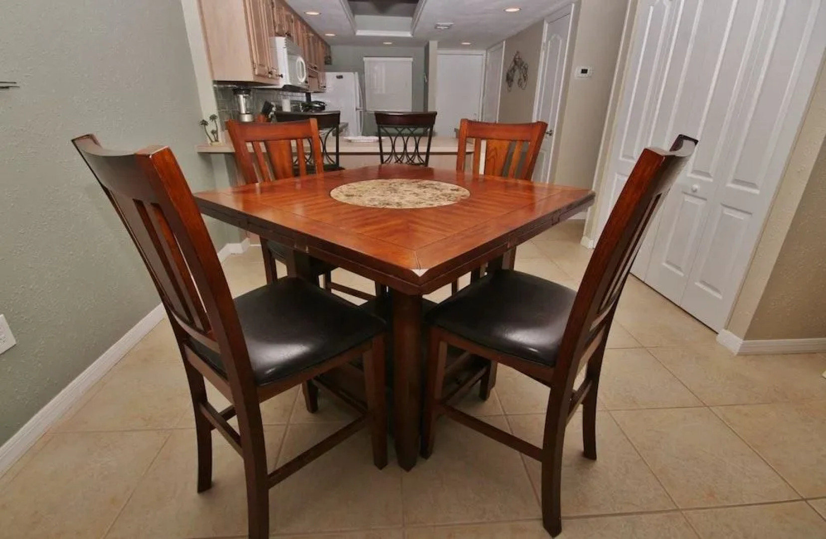 Ponce de Leon Towers 303 Apartment 2