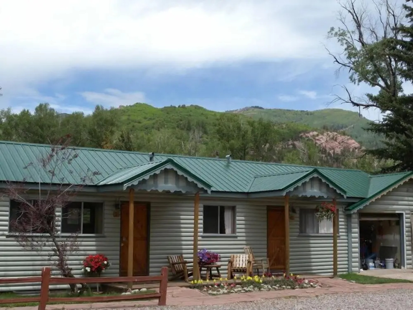 Redstone Cliffs Lodge