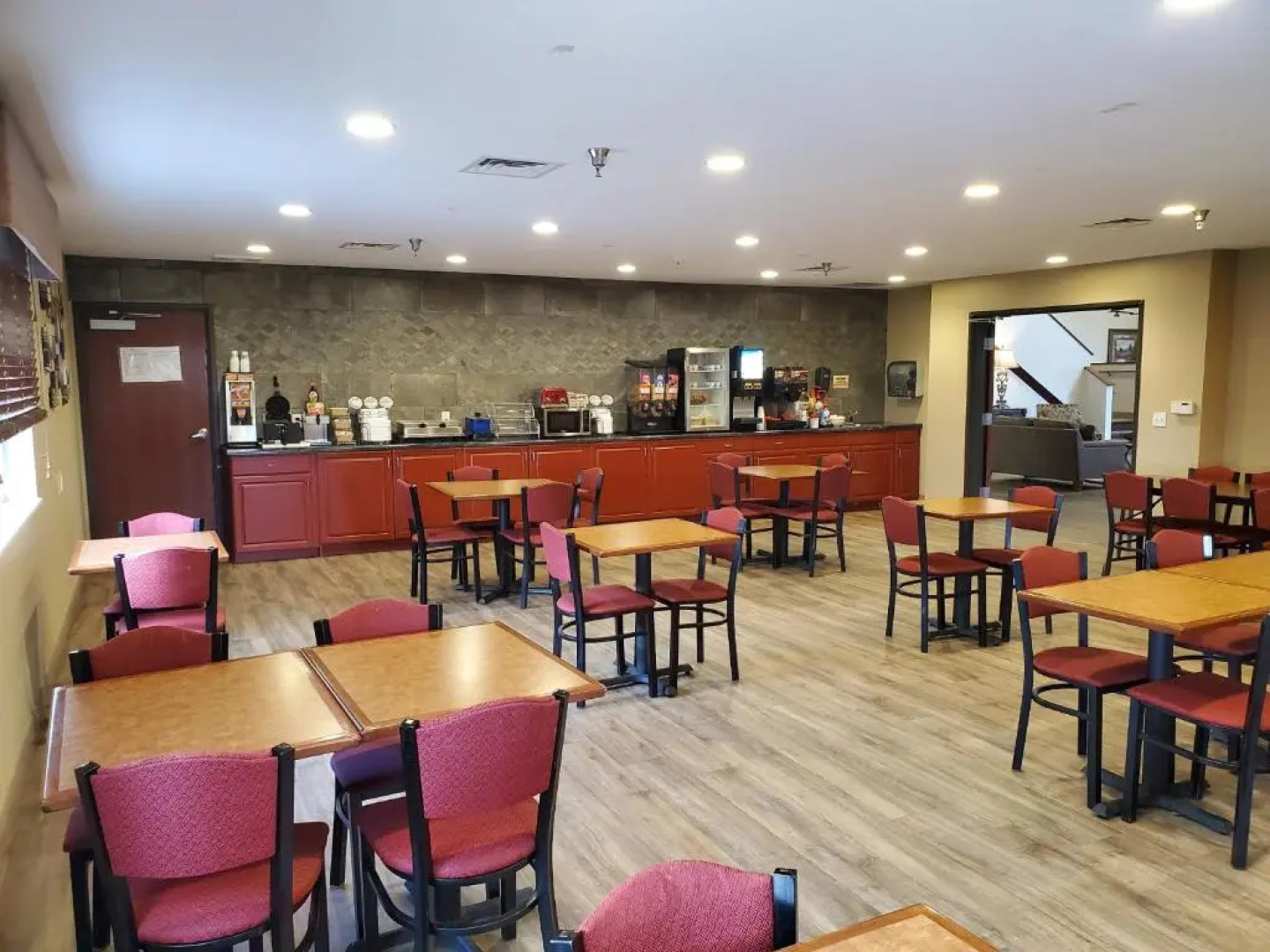 Estherville Hotel & Suites