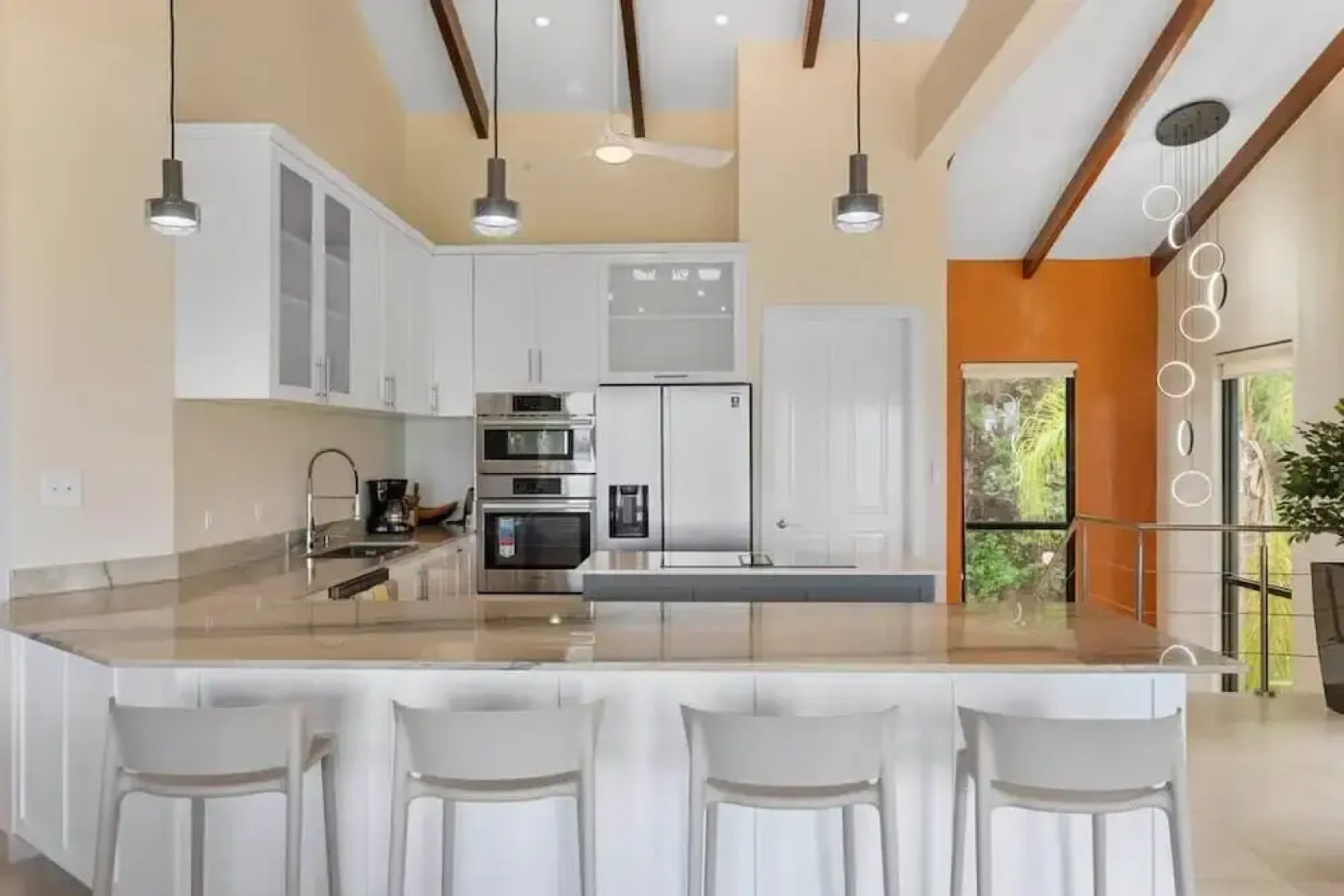 Stylish Villa with Brand-New Furniture, Panoramic Ocean Views, and Infinity Swimming Pool & Hot Tub