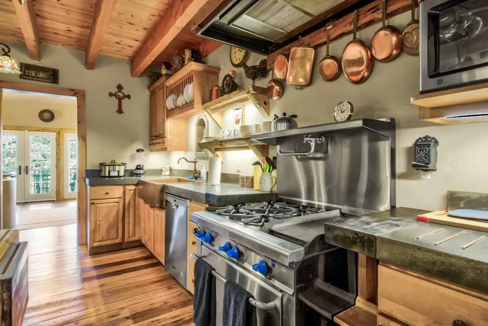 Mountain Getaway Cabinhot Tub & Pool Table4bd