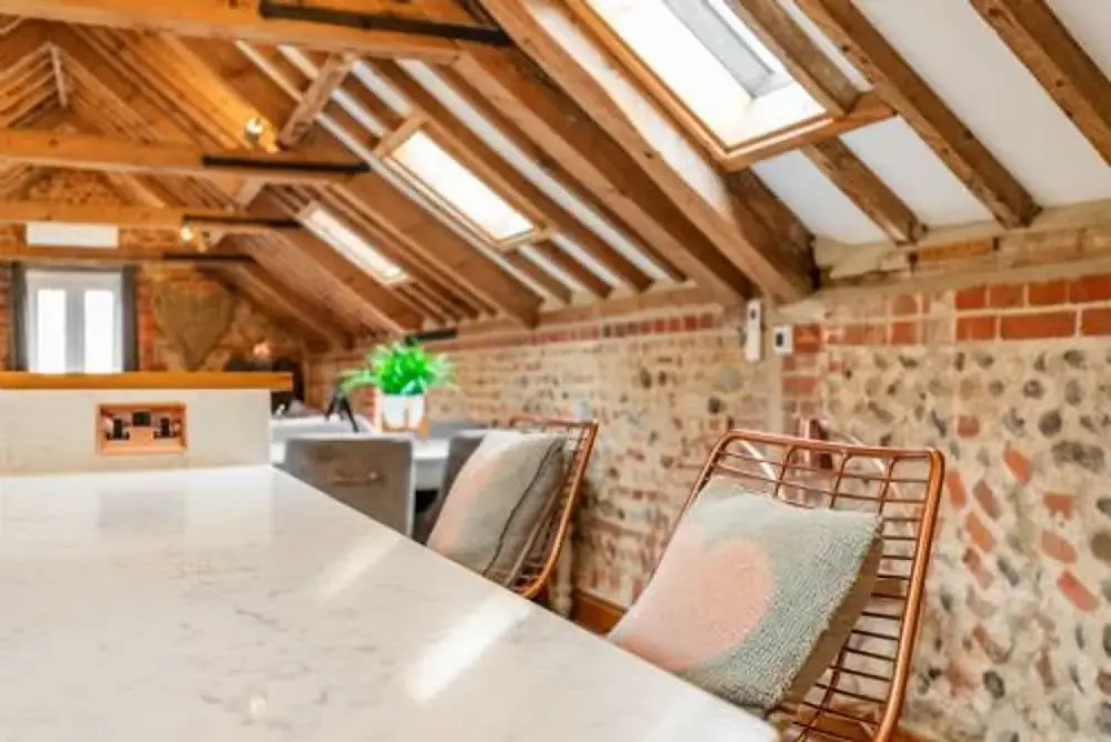 Host Stay Rogues Barn