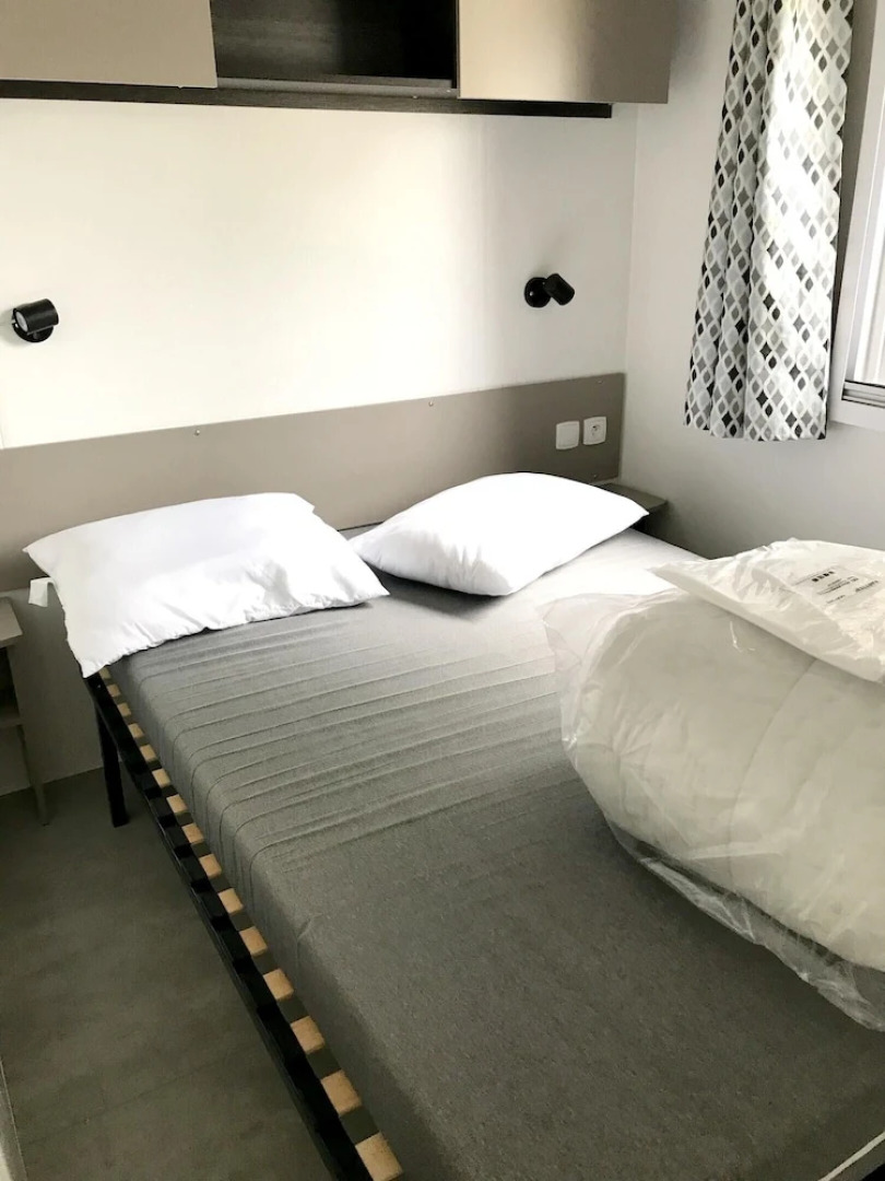 Property With 3 Bedrooms in Les Mathes, With Pool Access and Enclosed