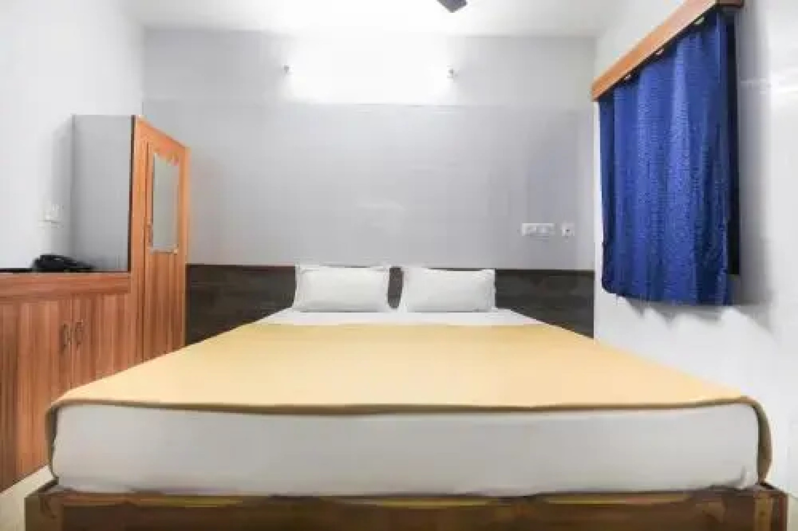 OYO 61145 J.K.S. Deluxe Lodge