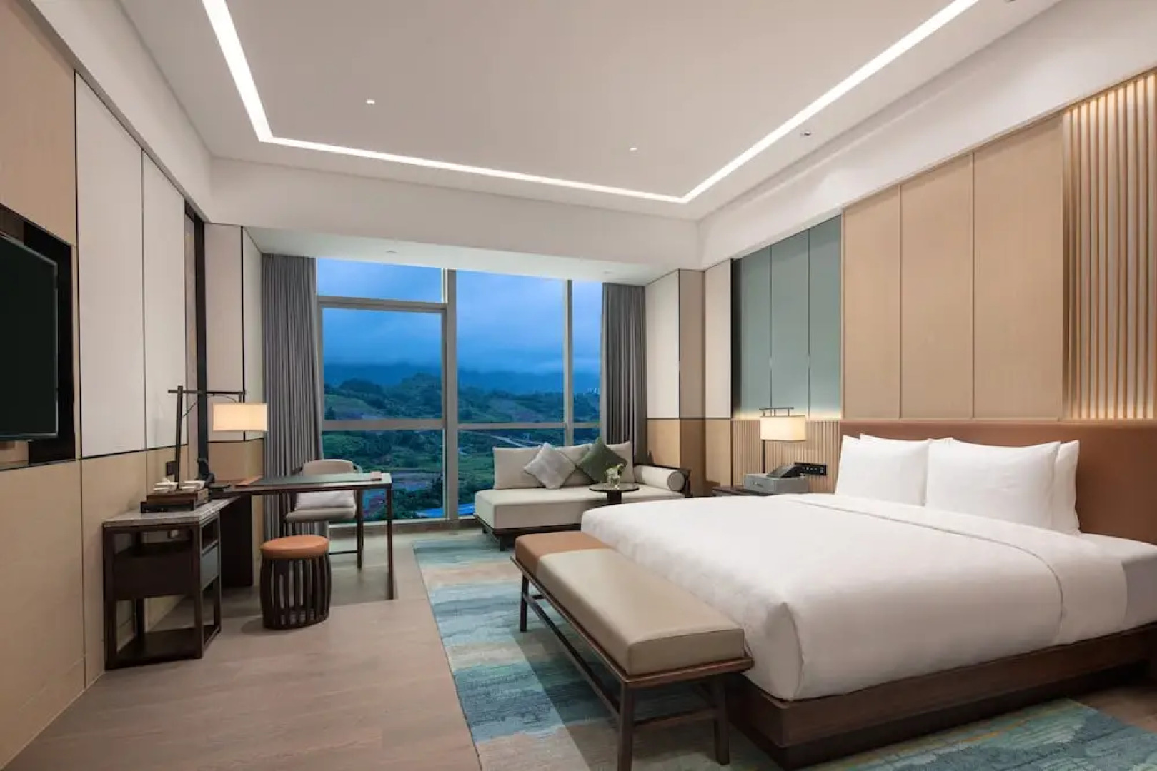 Hualuxe Yibin, An IHG Hotel