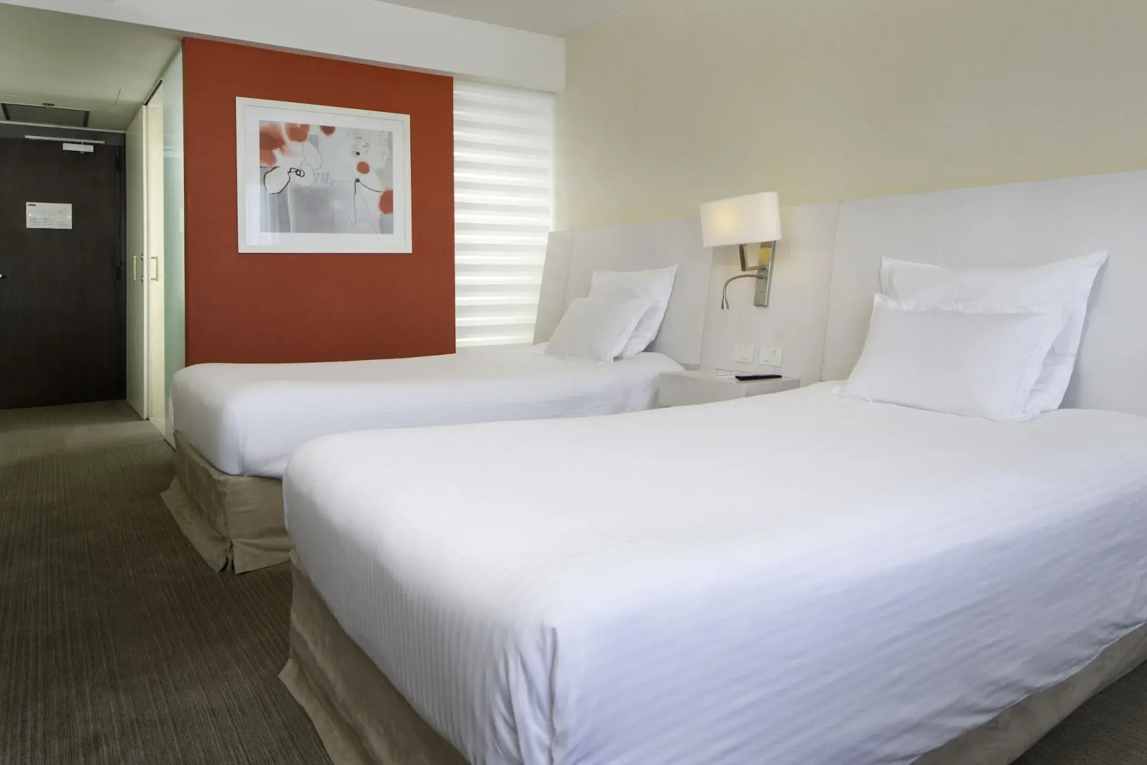 Pullman Rosario City Center Hotel