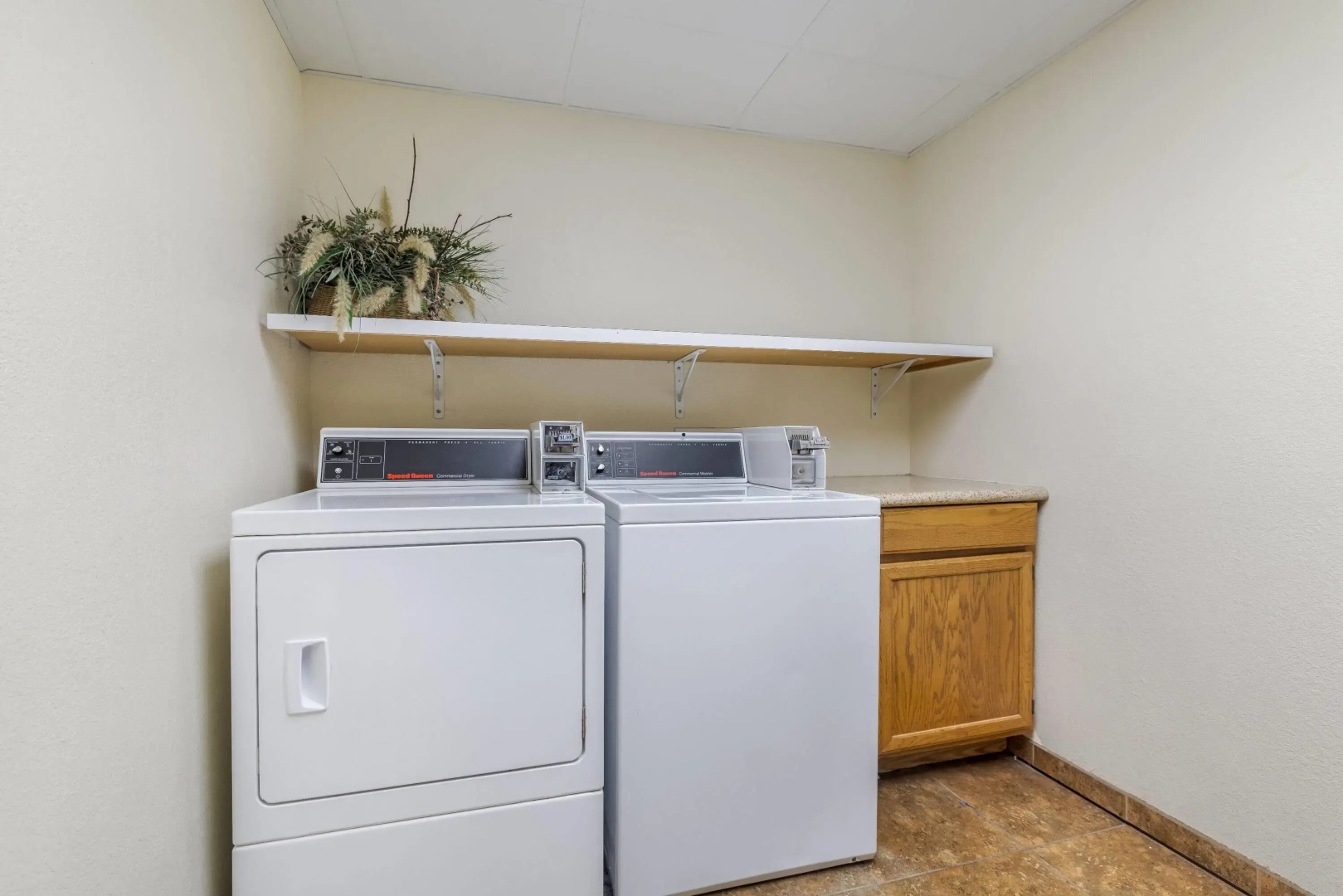 AmericInn by Wyndham Chamberlain - Conference Center