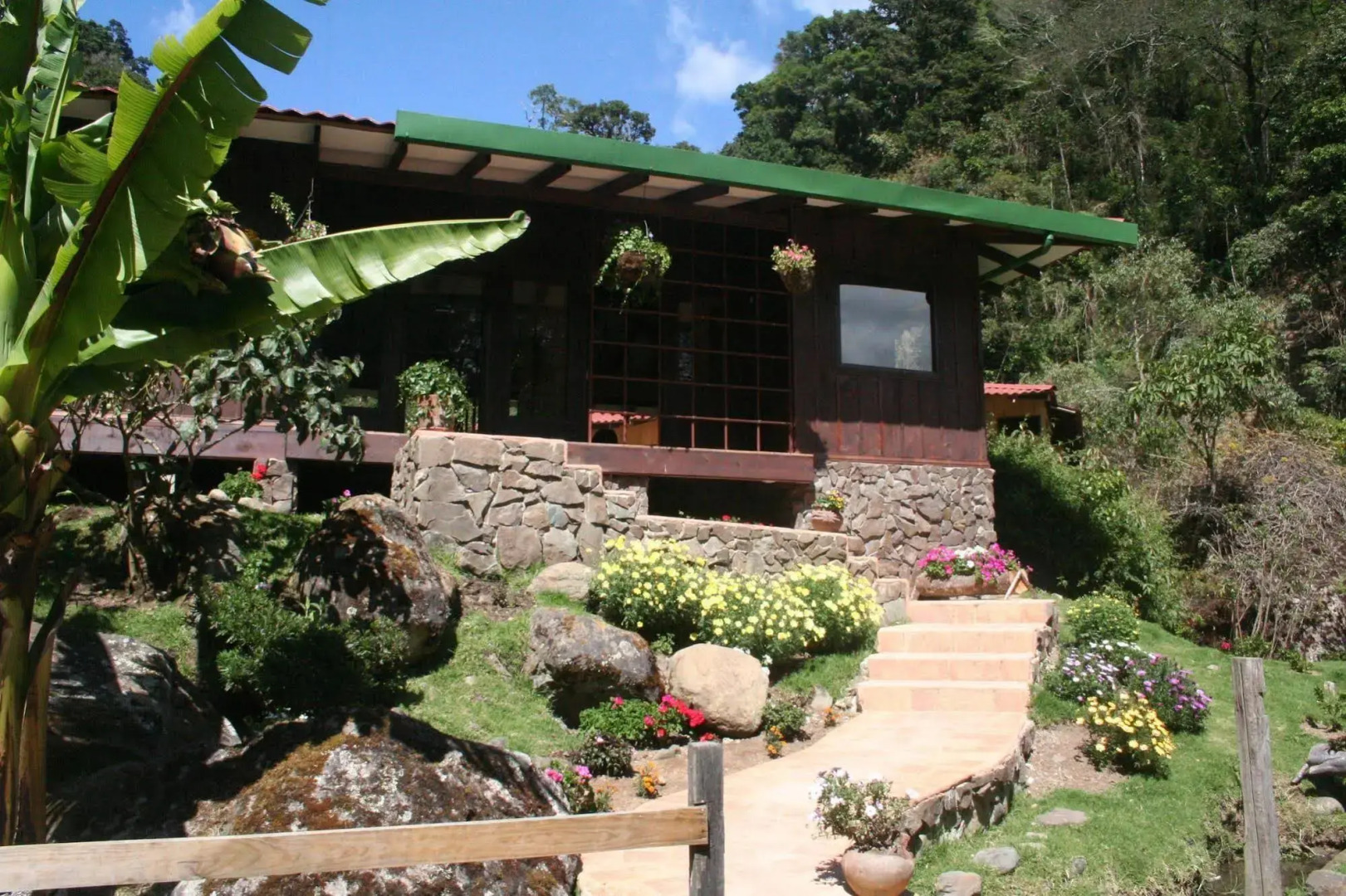Trogon Lodge