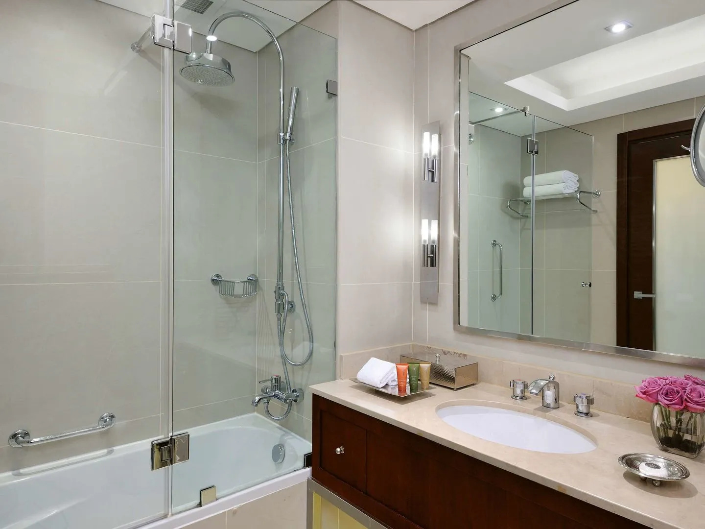 Qabila Westbay Hotel