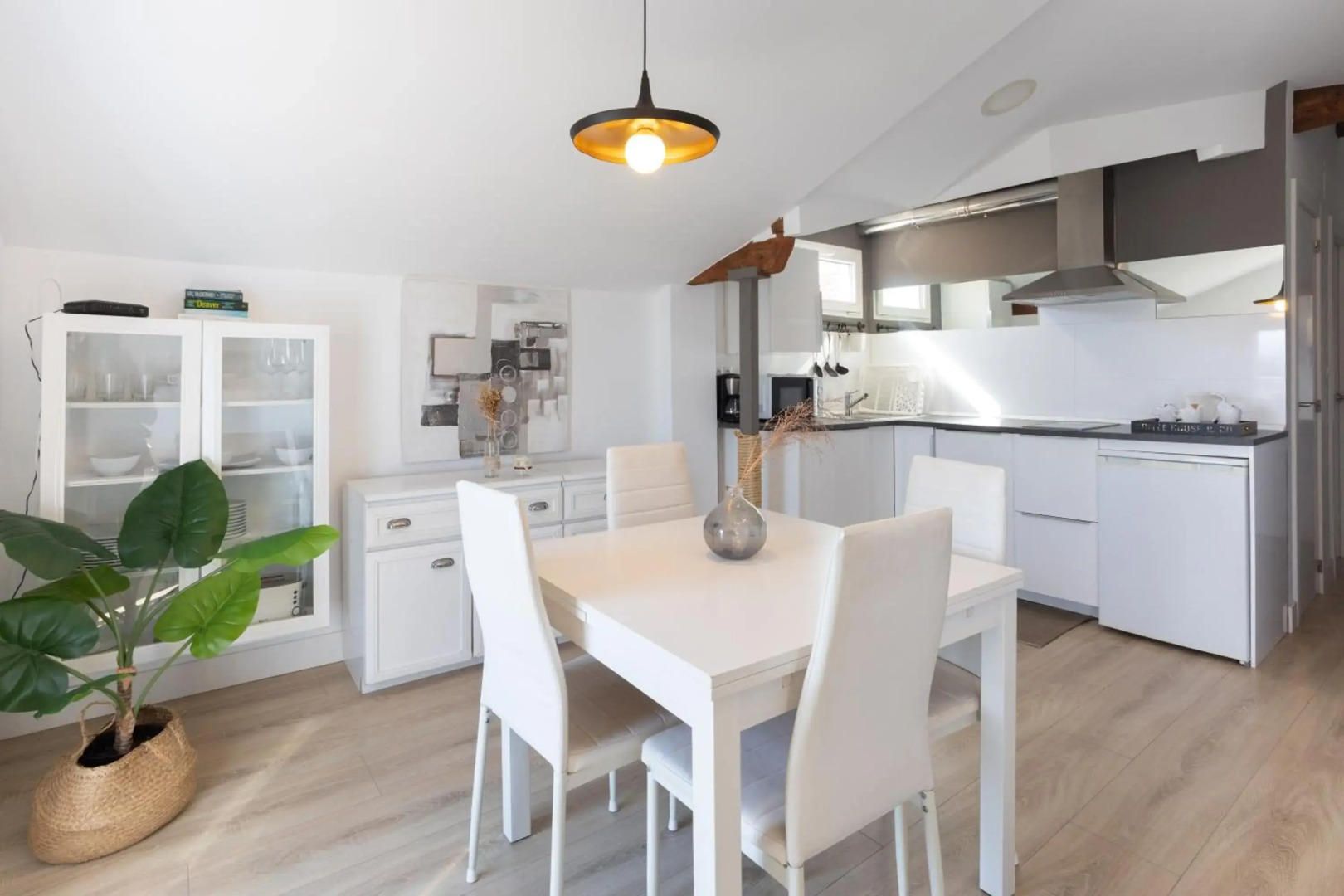 Torrontero con vistas al mar