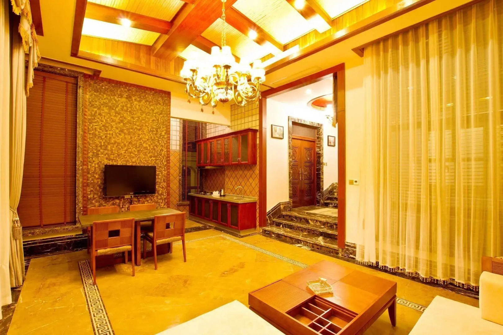 Xinglong Old Banyan Hotel - Wanning