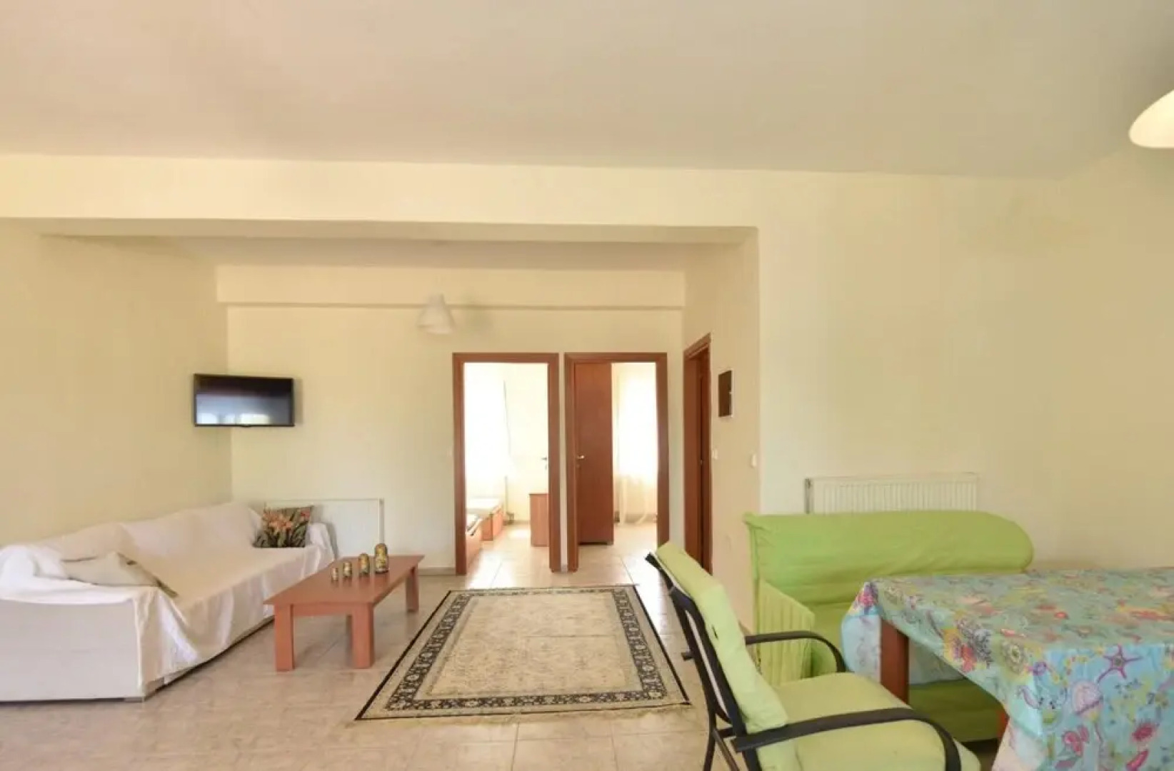 Svetlana s Family Right House by Travelpro S