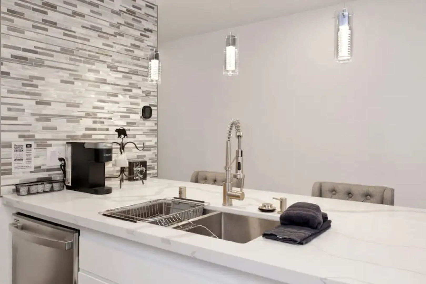 Blue Jay Getaway #2082 by Big Bear Vacations