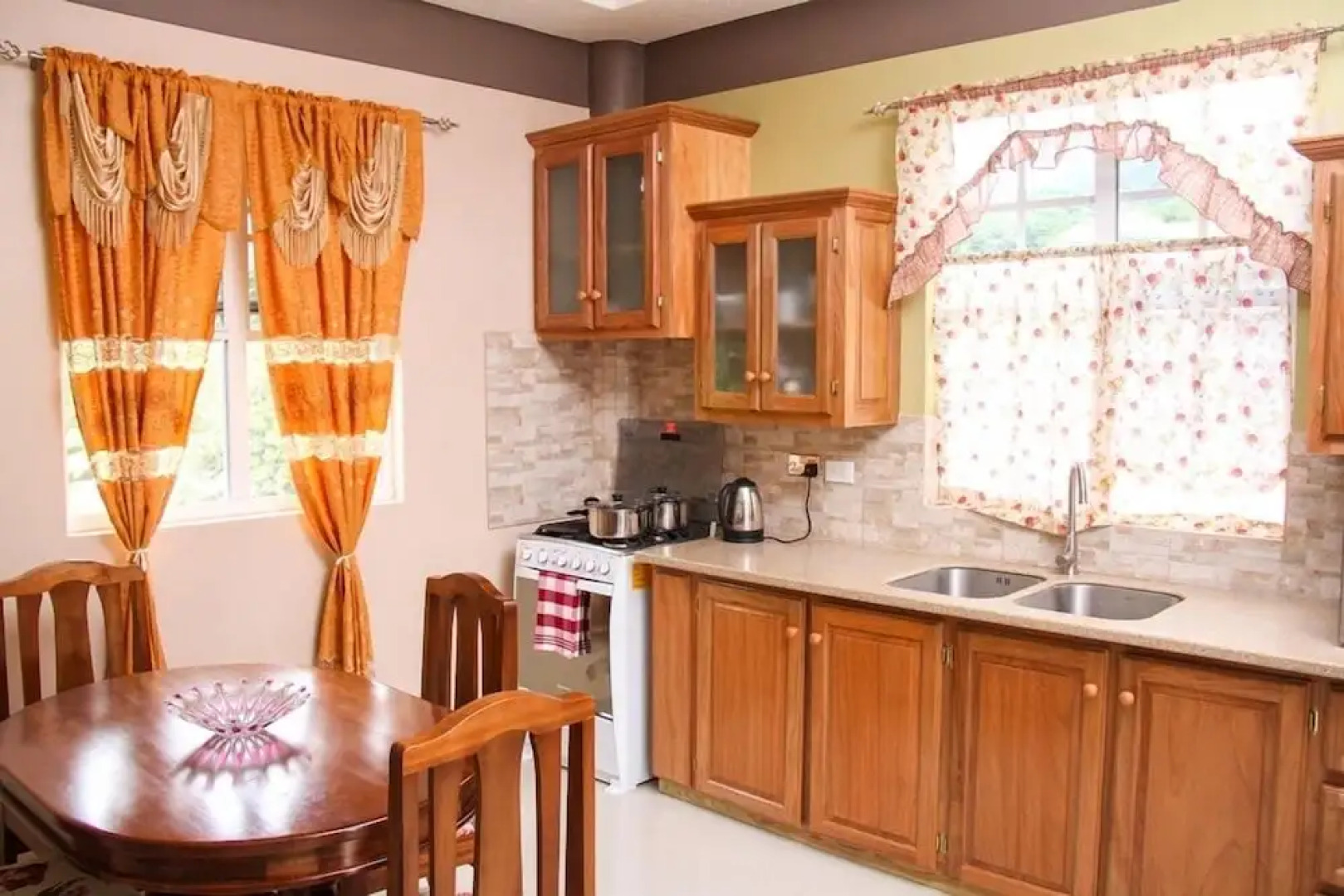 Iso's Bed & Breakfast