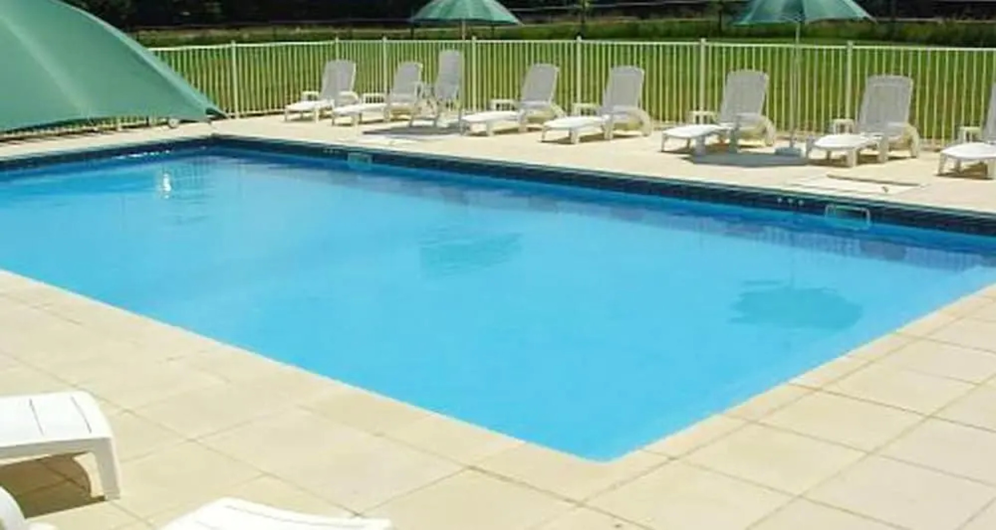 House With 2 Bedrooms in Saint-vincent-la-châtre, With Pool Access, Fu