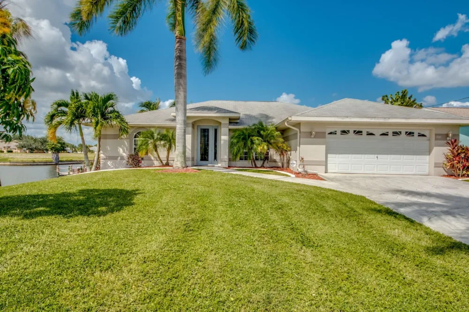 Villazo Ann - Roelens Vacations