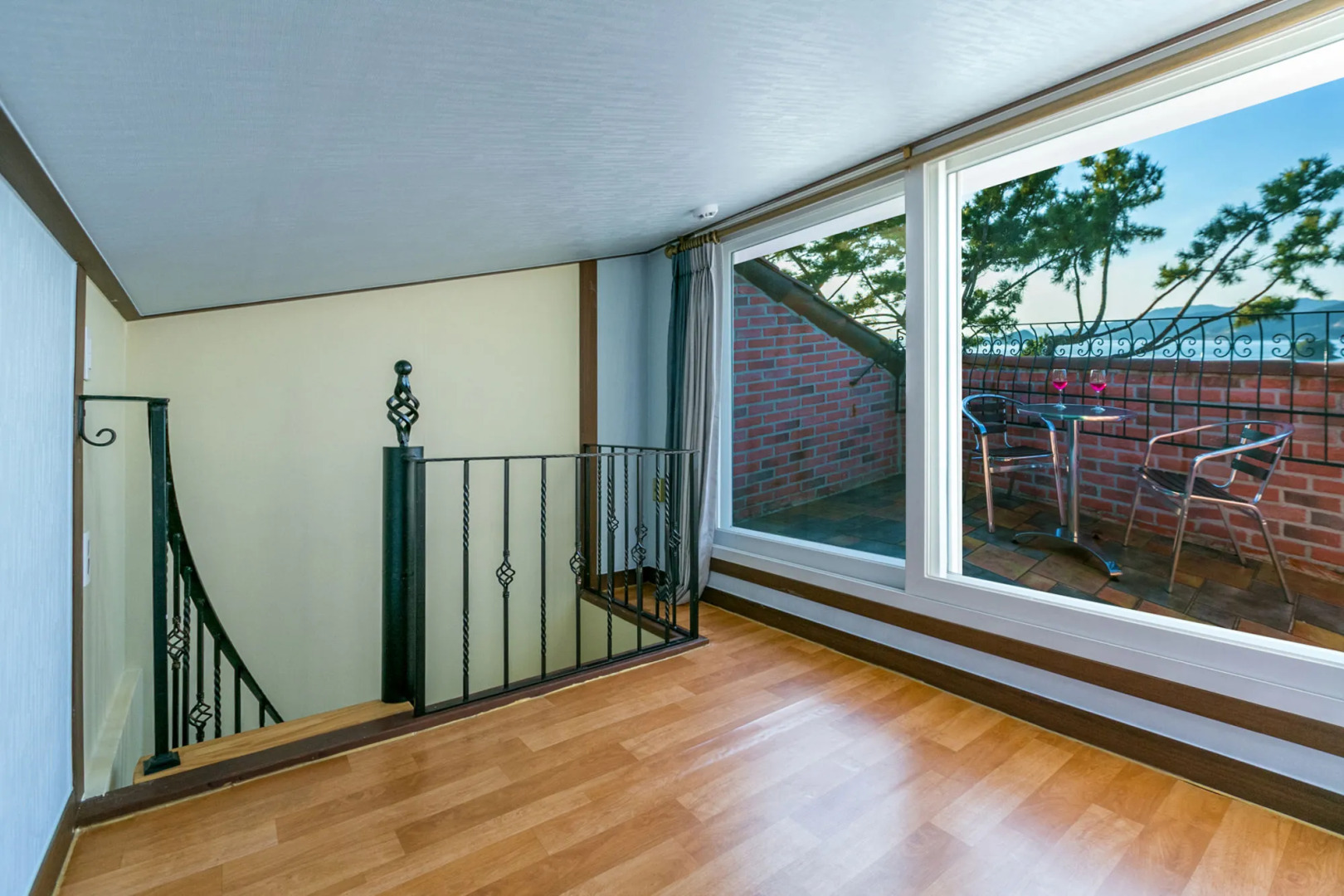 Tongyeong Beachcastle Resort