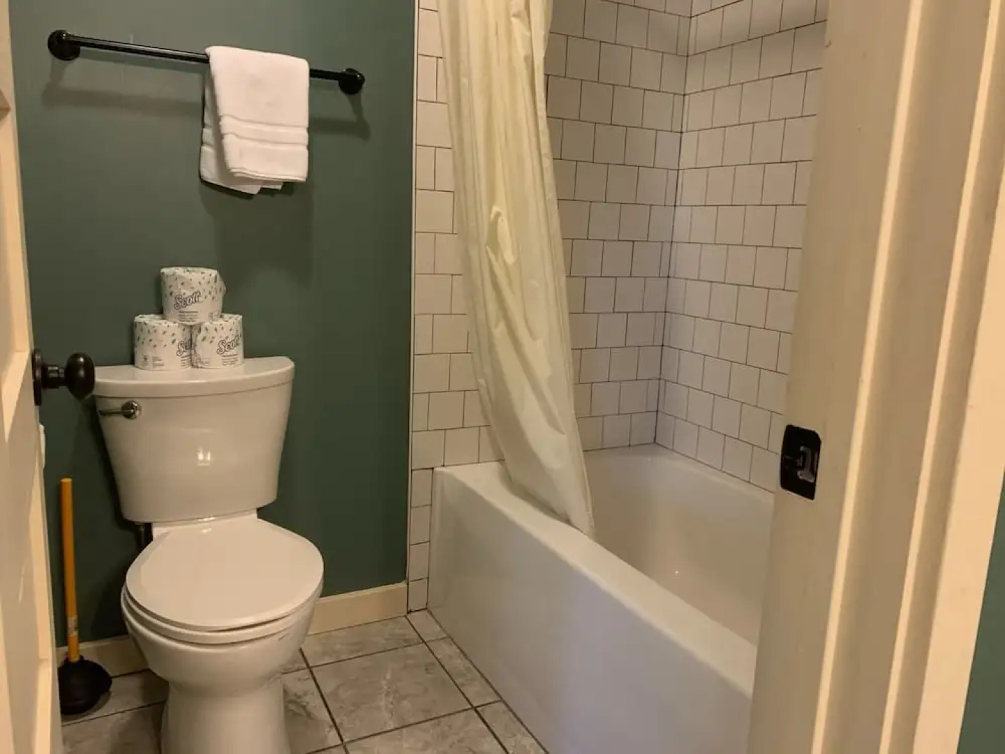 Kanuga Inn & Lodging