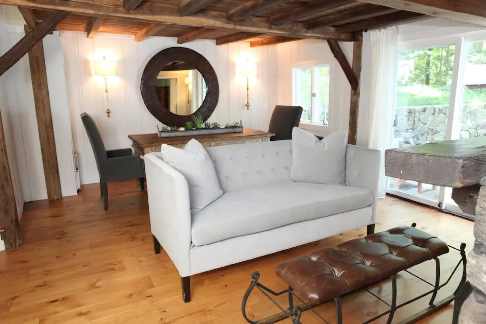 The Deacon & James Pharmacy B&B