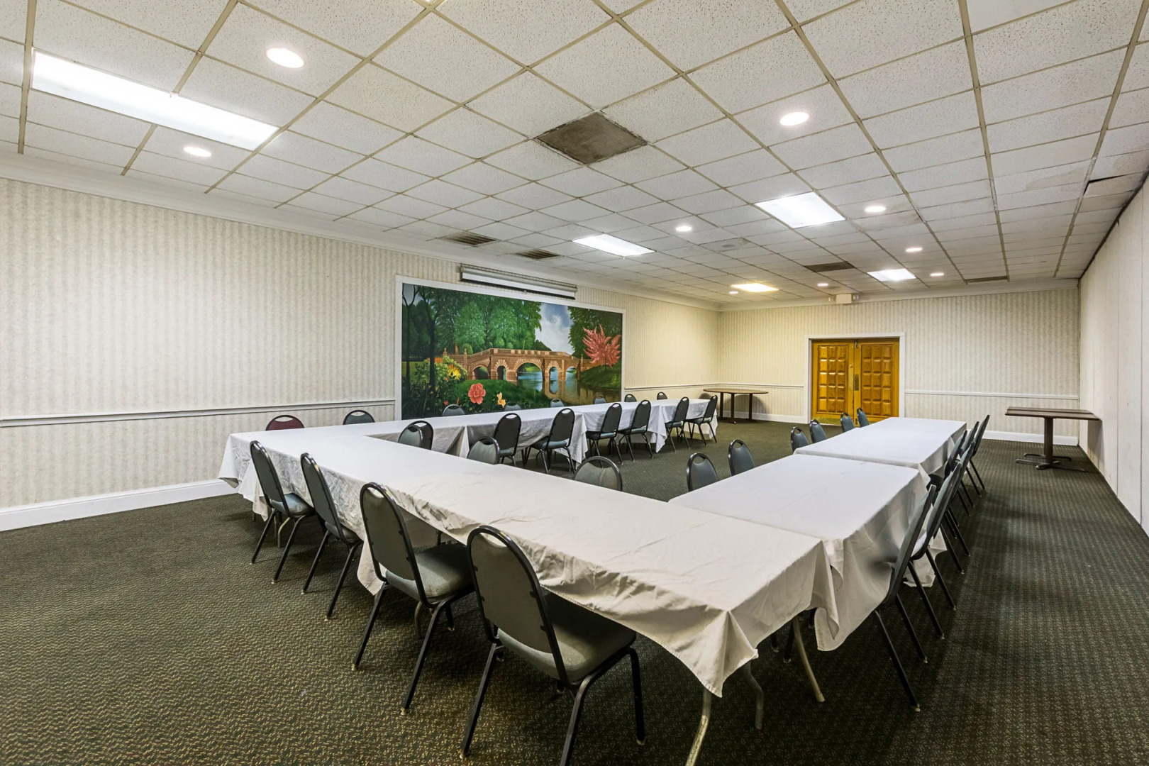 Rodeway Inn & Suites