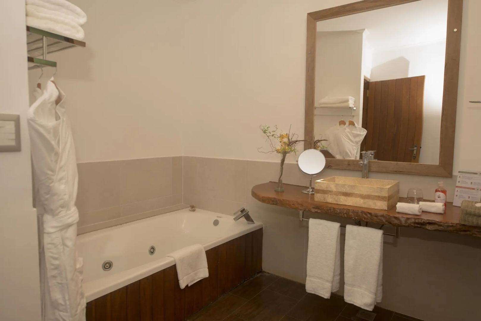 La Aldea de la Selva Lodge