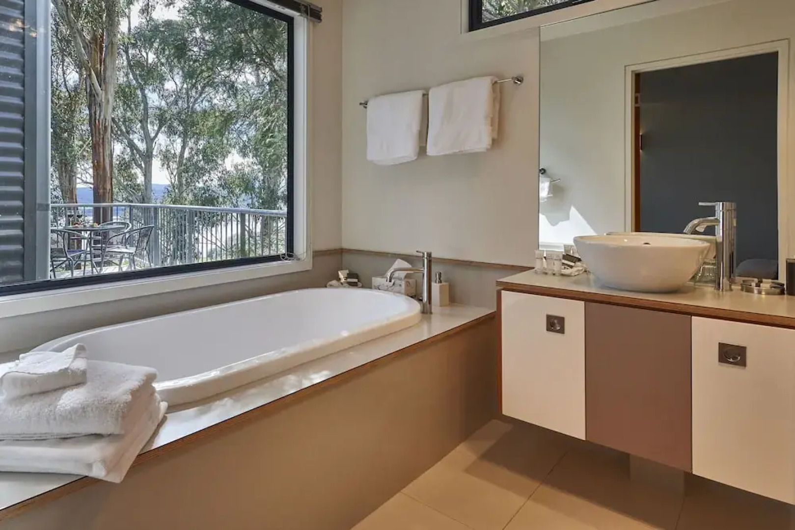 Rosevears Vineyard Retreat