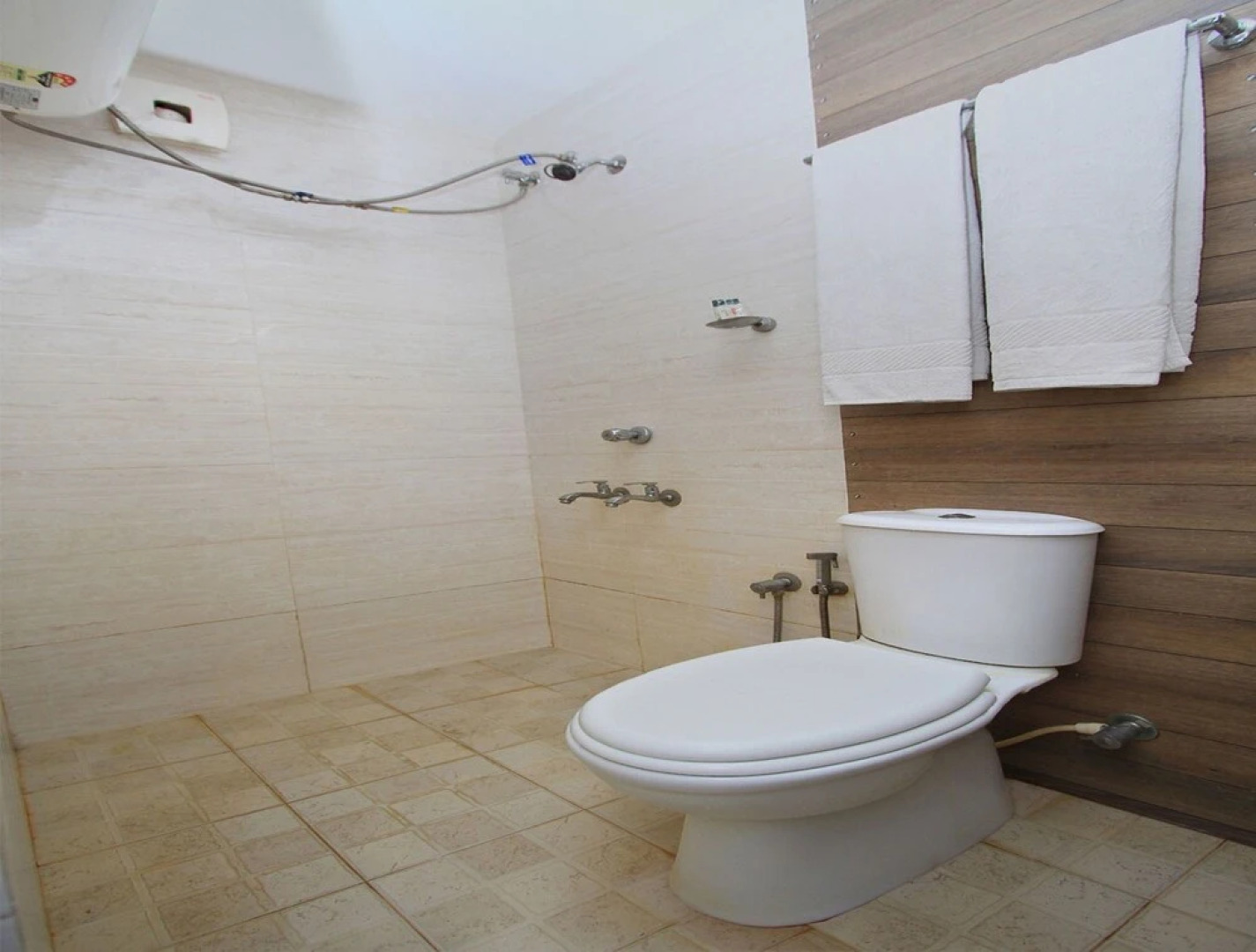 OYO 7039 Heramba Comforts