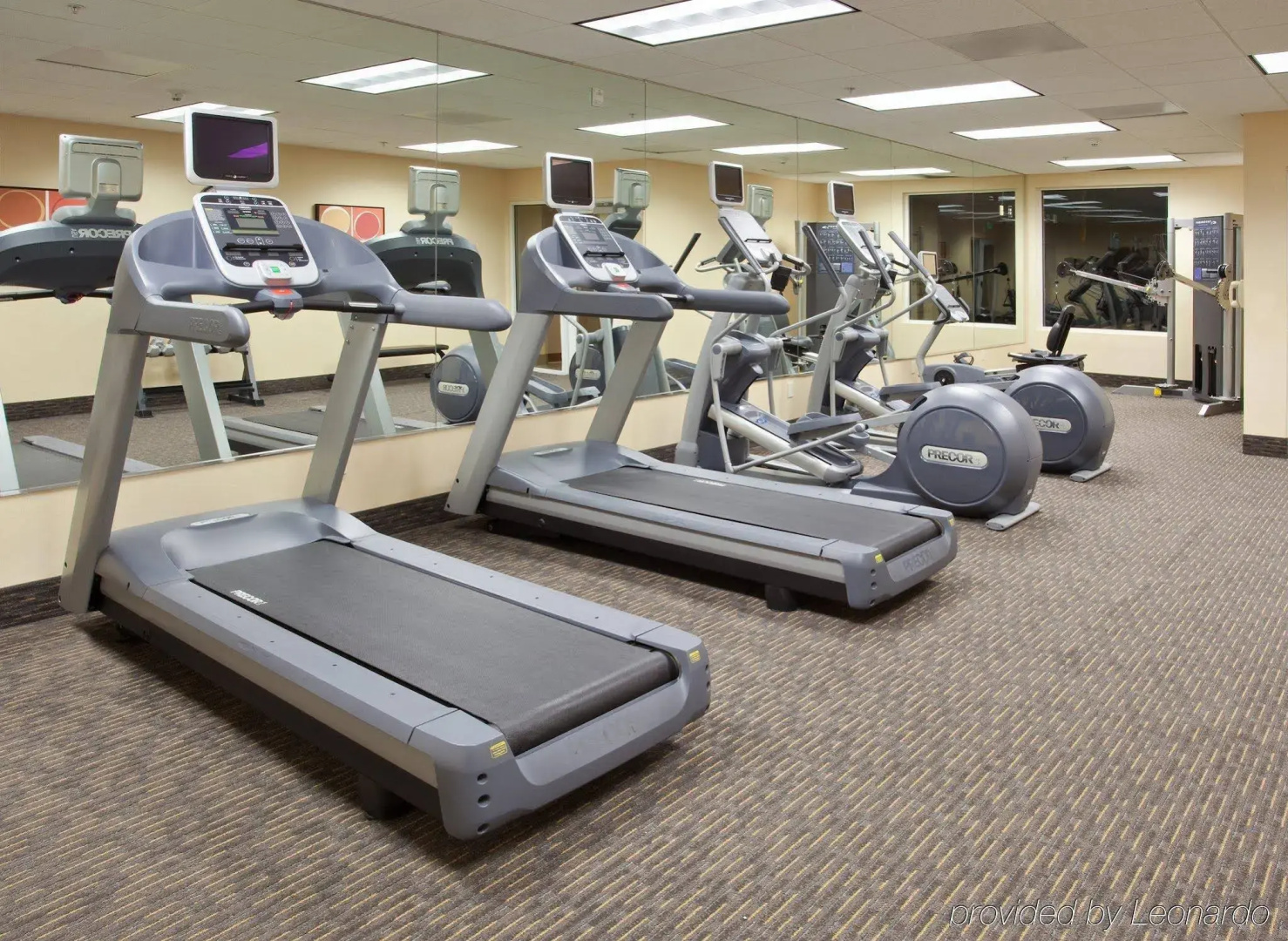 Holiday Inn & Suites Oakland Airport by IHG