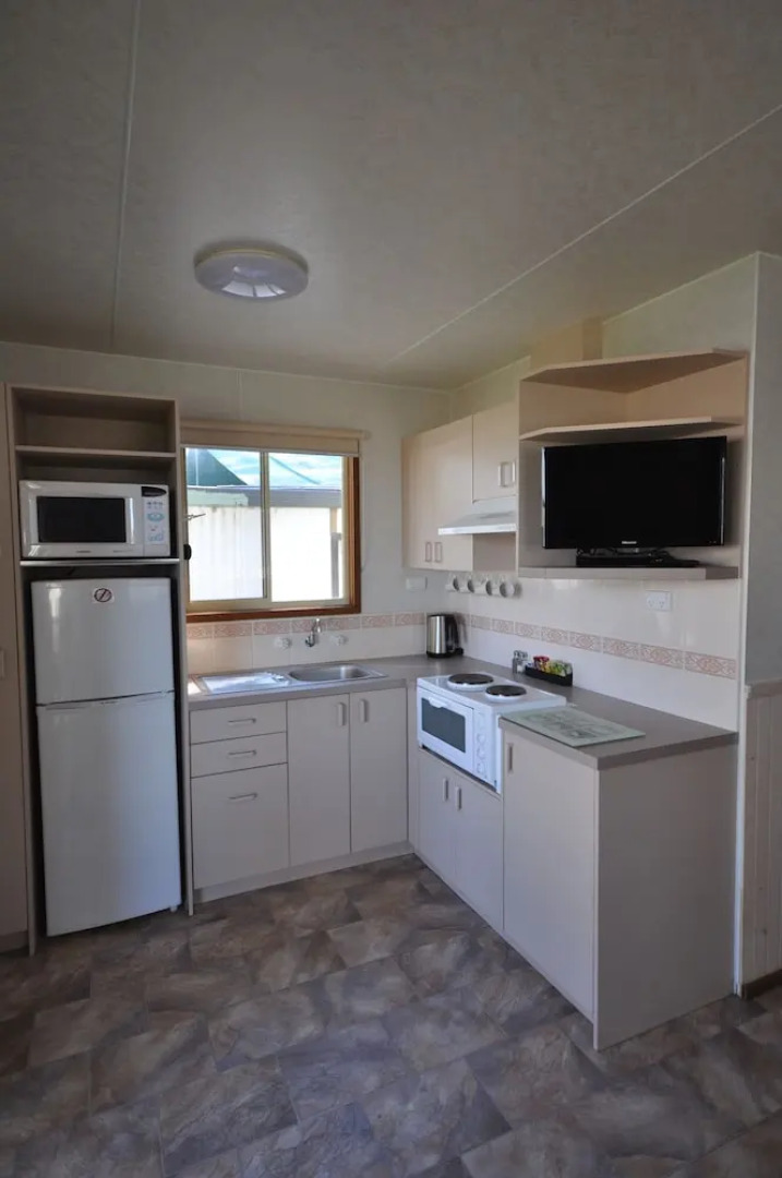 Dylene Caravan Park - 2 Br Family Cabin With Air