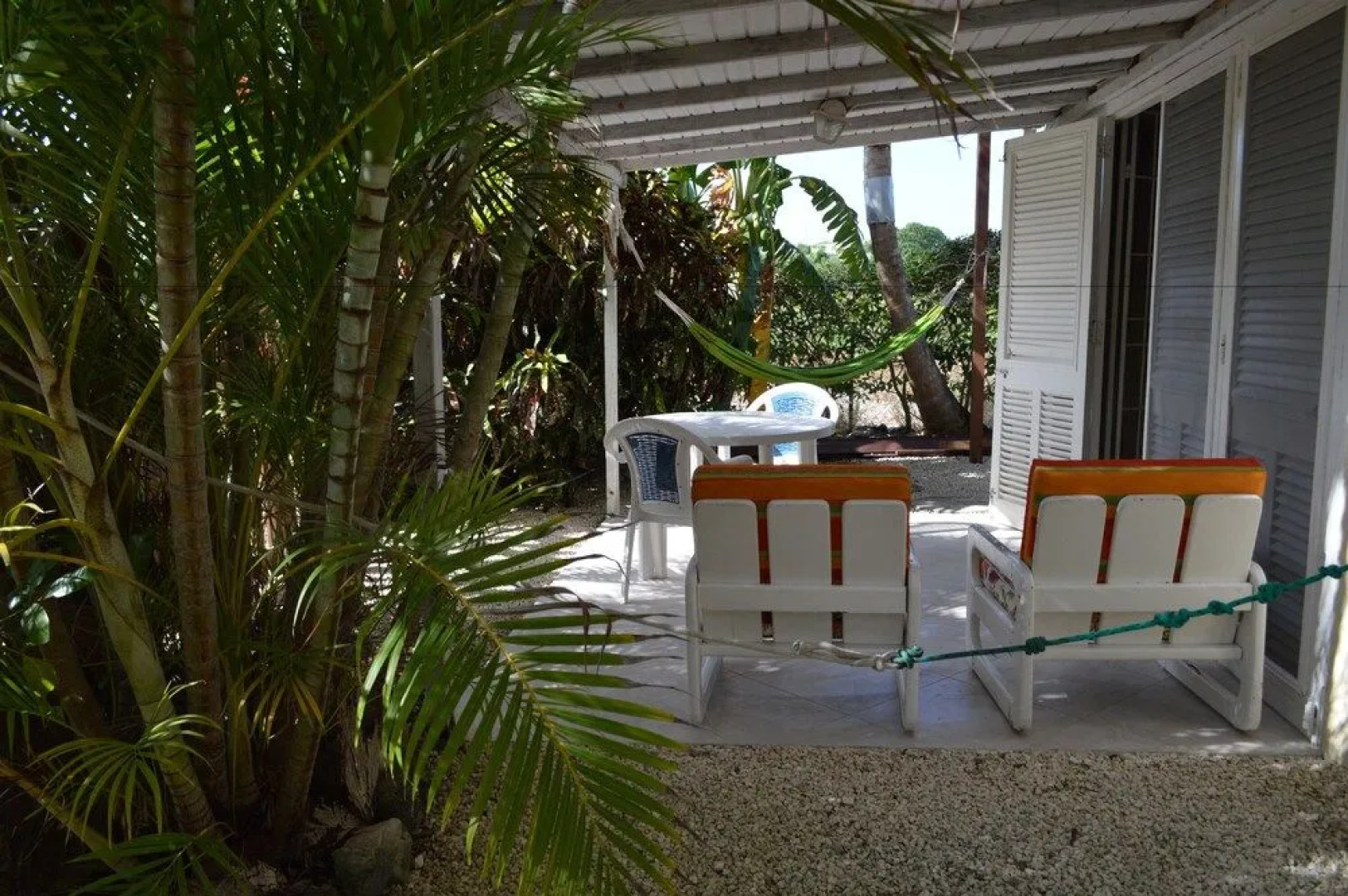 Green Garden Apartment