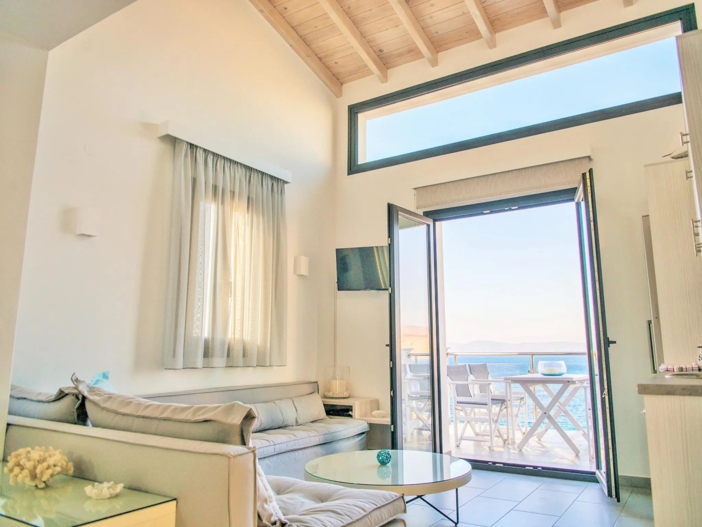 Eleia Seafront Rooms & Villas