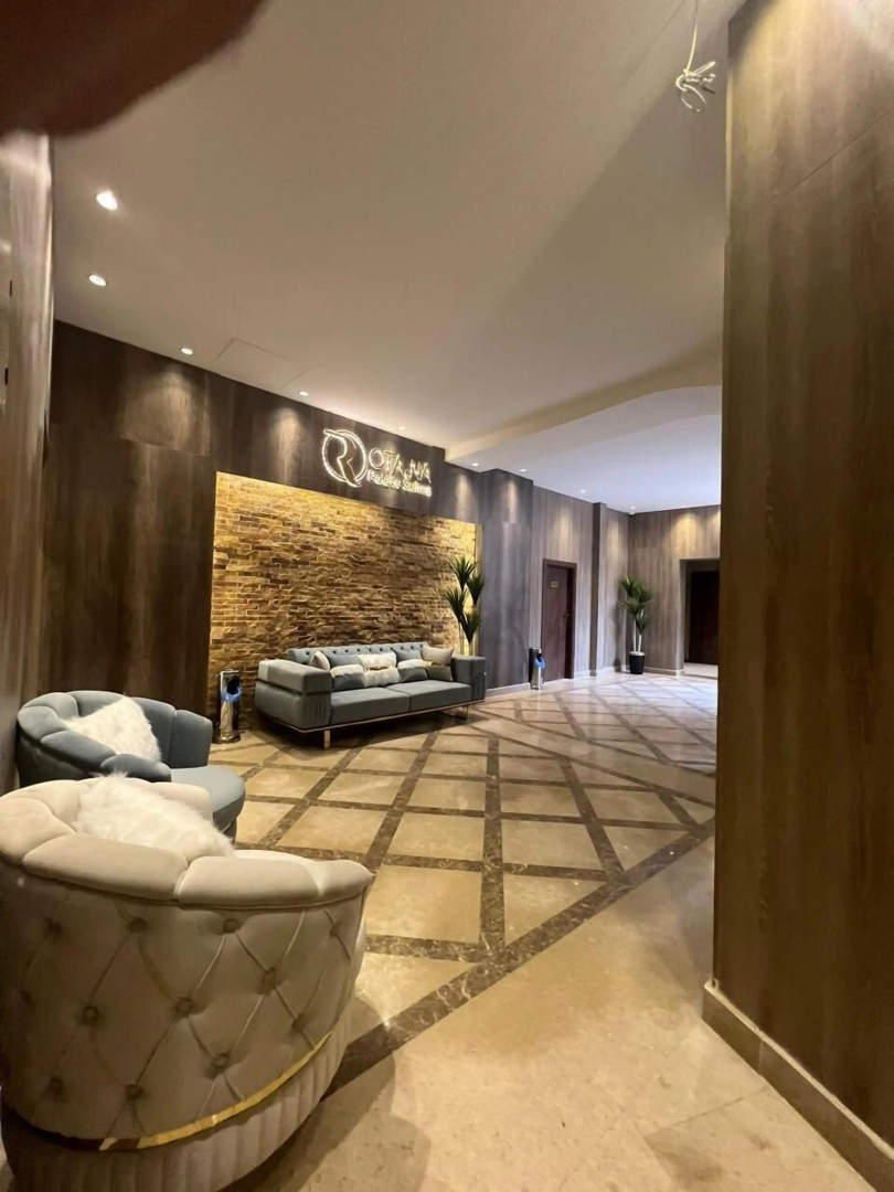 Rotana Palace Suites