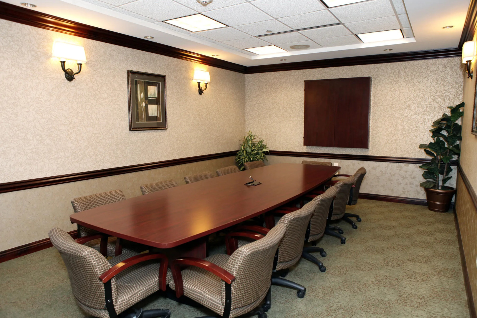 Holiday Inn Express and Suites Springfield Medical District by IHG