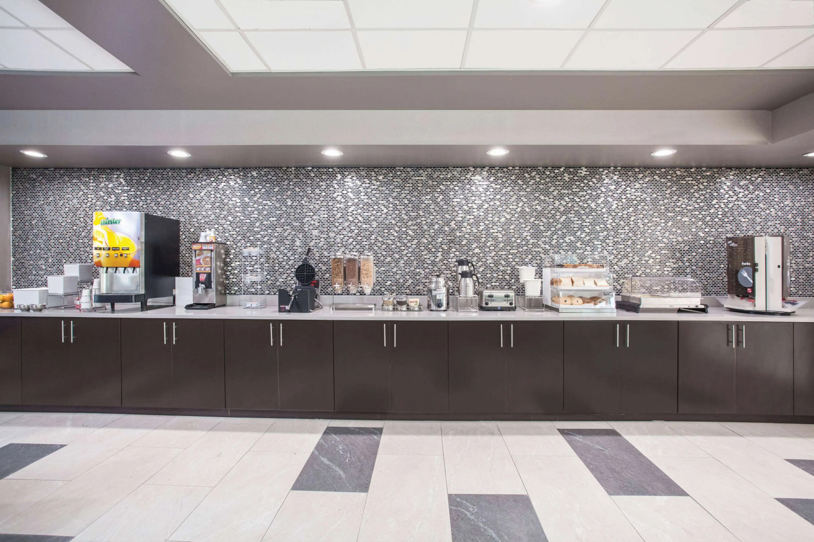 La Quinta Inn & Suites by Wyndham Clearwater South