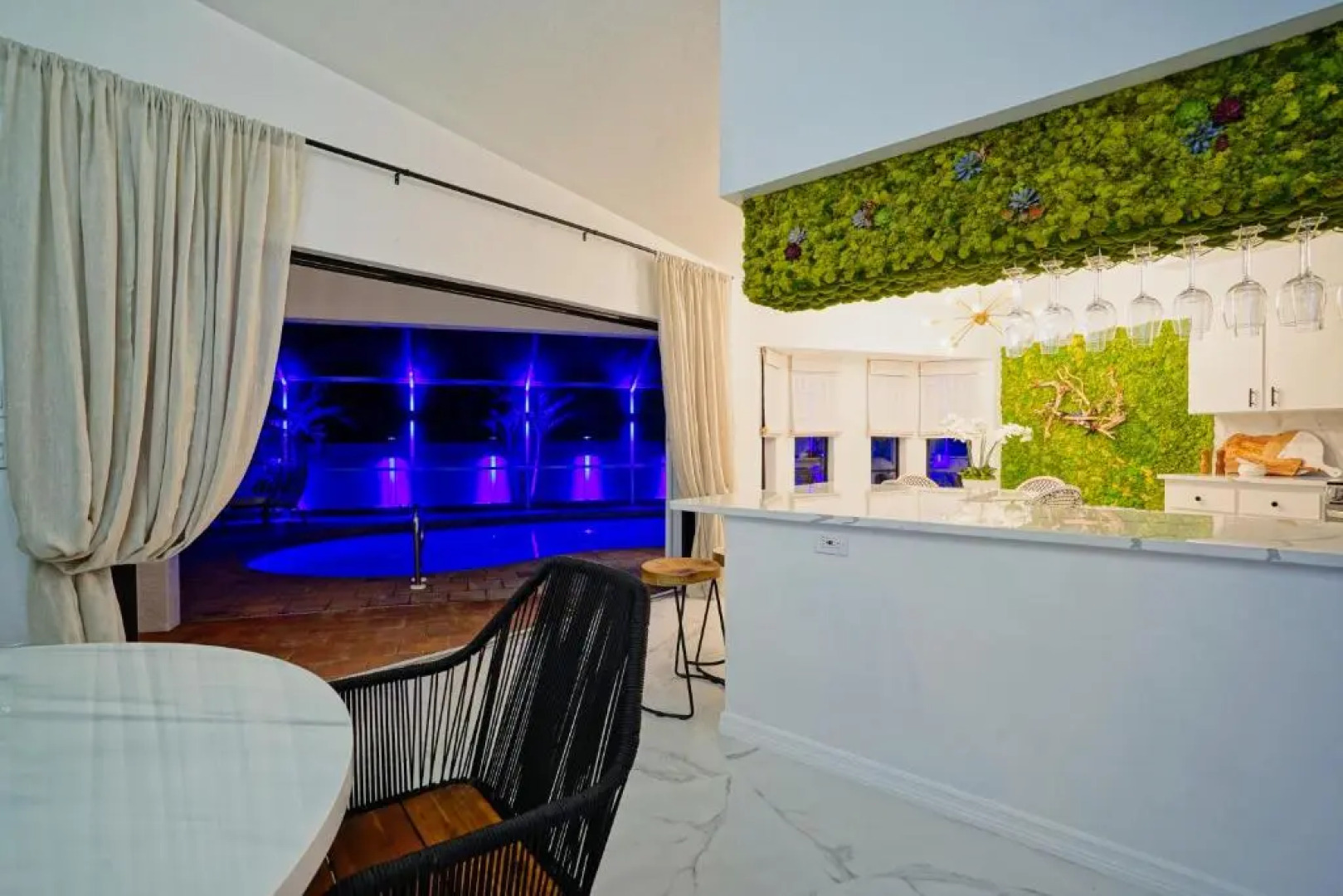 Glamorous 3-Bedroom Villa with Heated Pool Sarasota Area