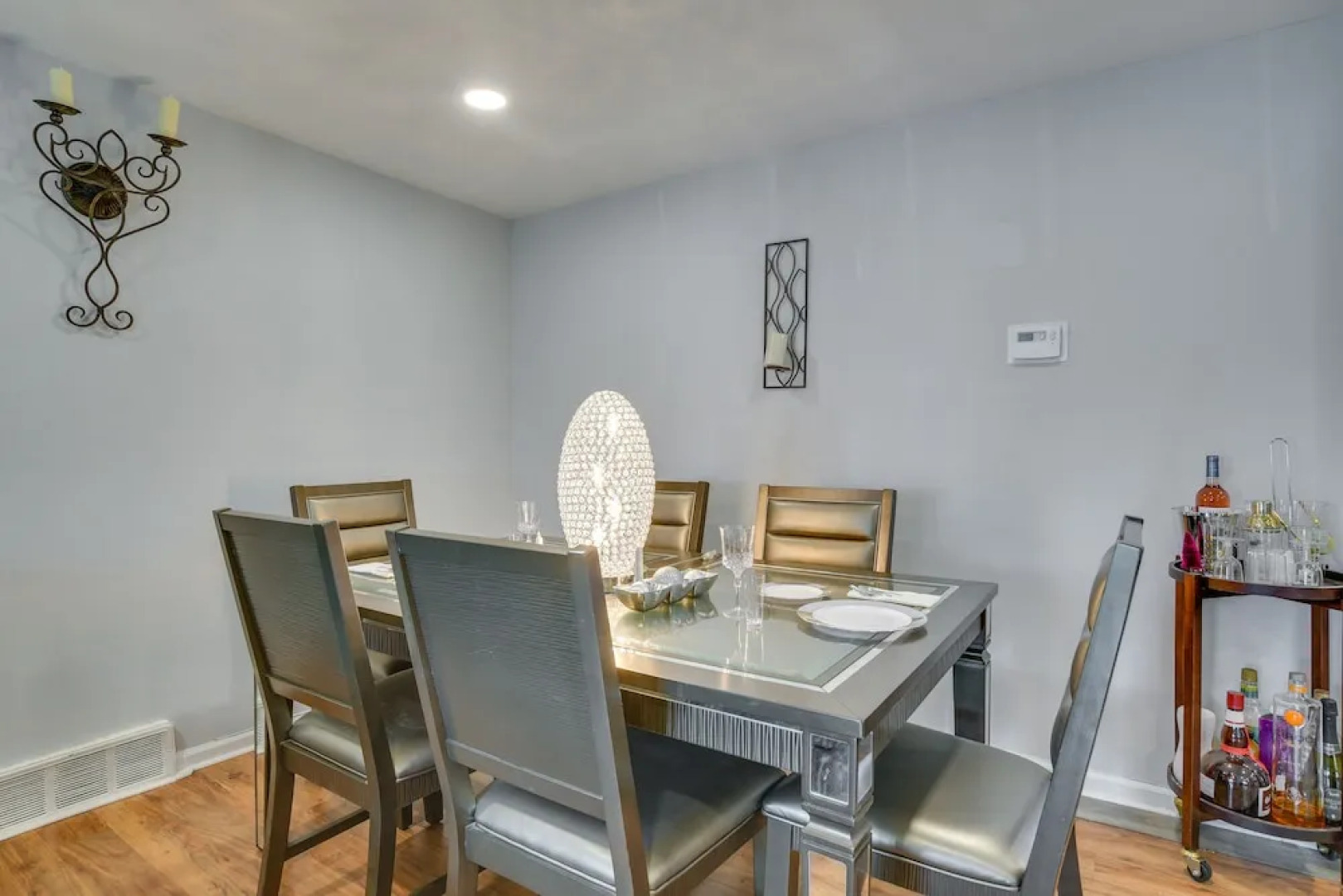 Country Club Hills Home: Walk to Rec Center!