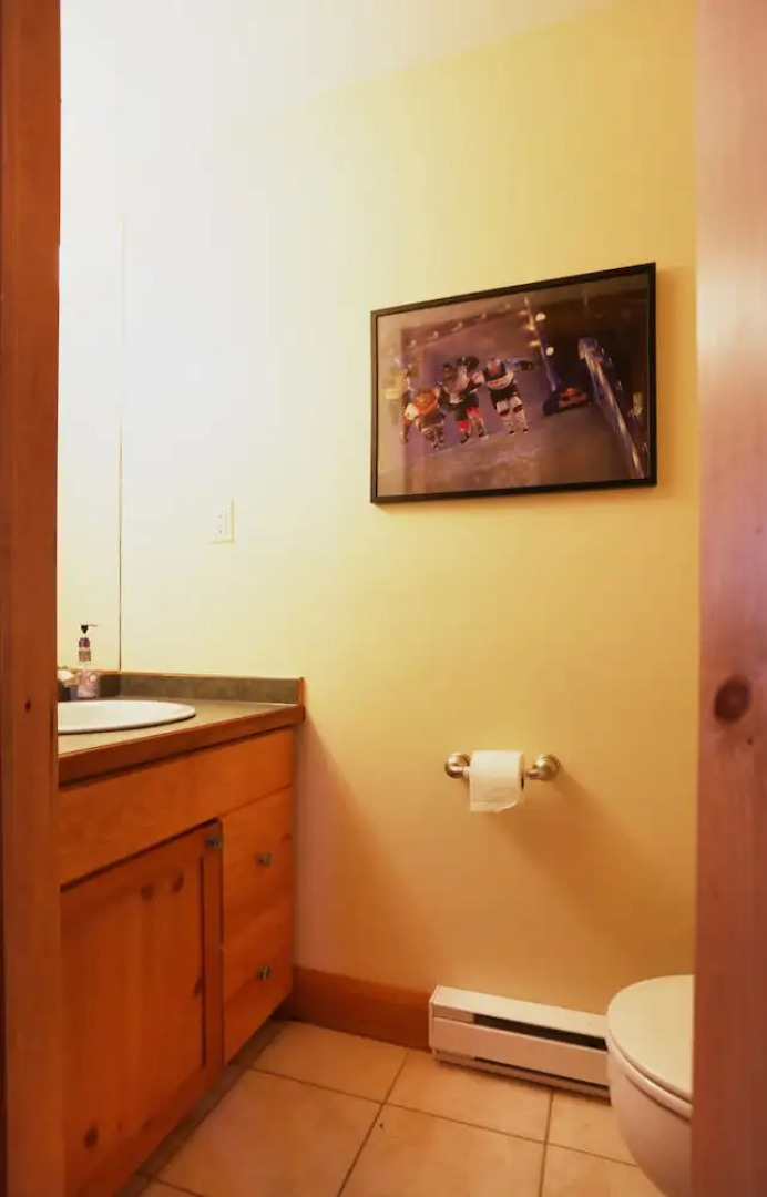 Lakefront Cottage Marina View