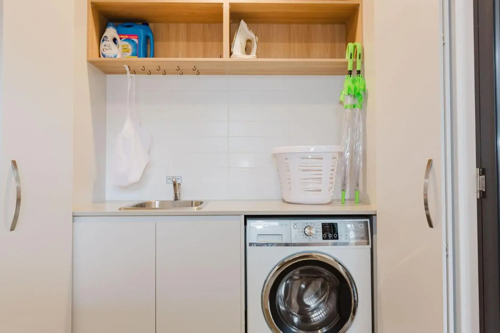 Spuren 4 of 2 Echidna Place East Jindabyne